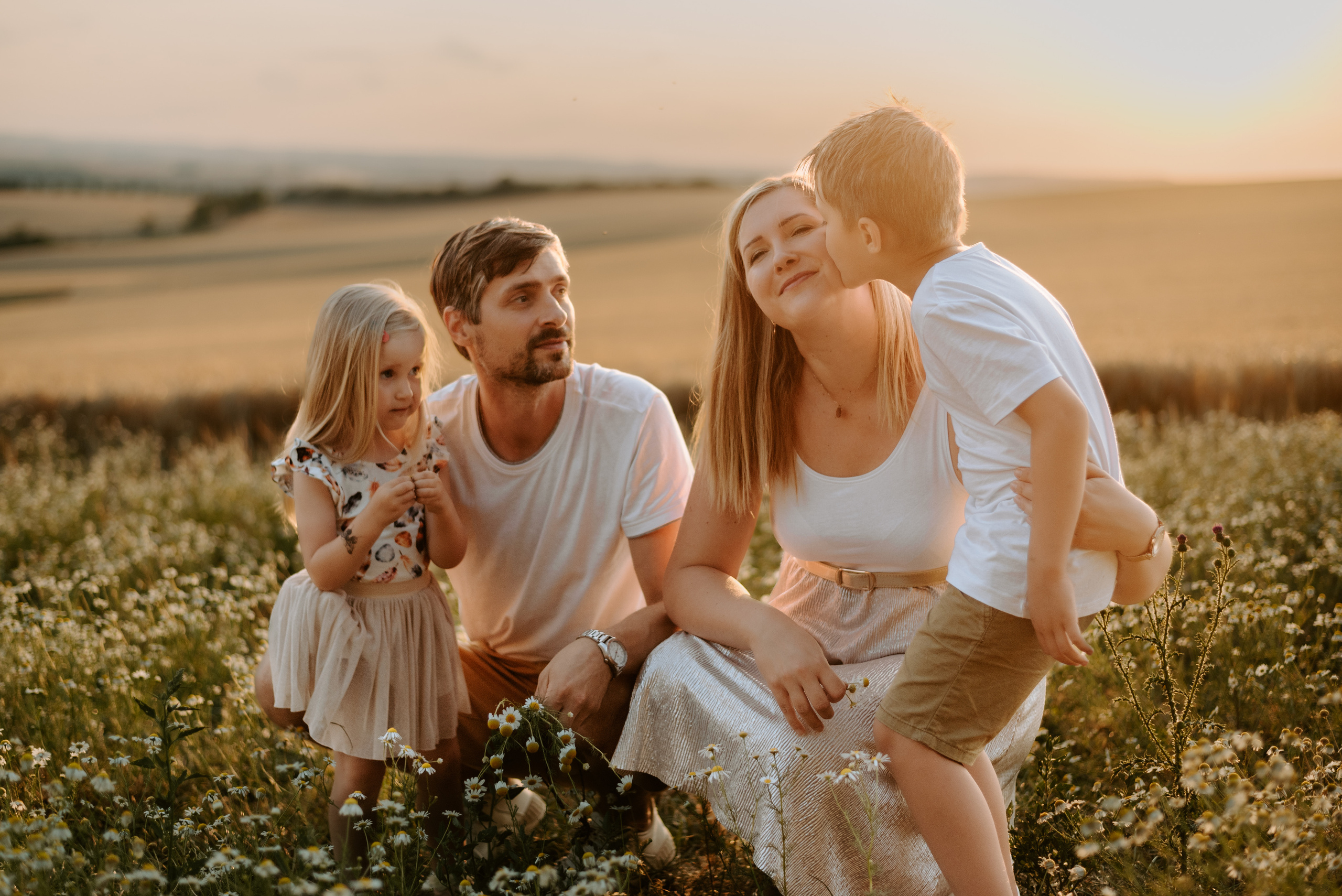 Lucka and family. Lifestyle, wedding and family photographer