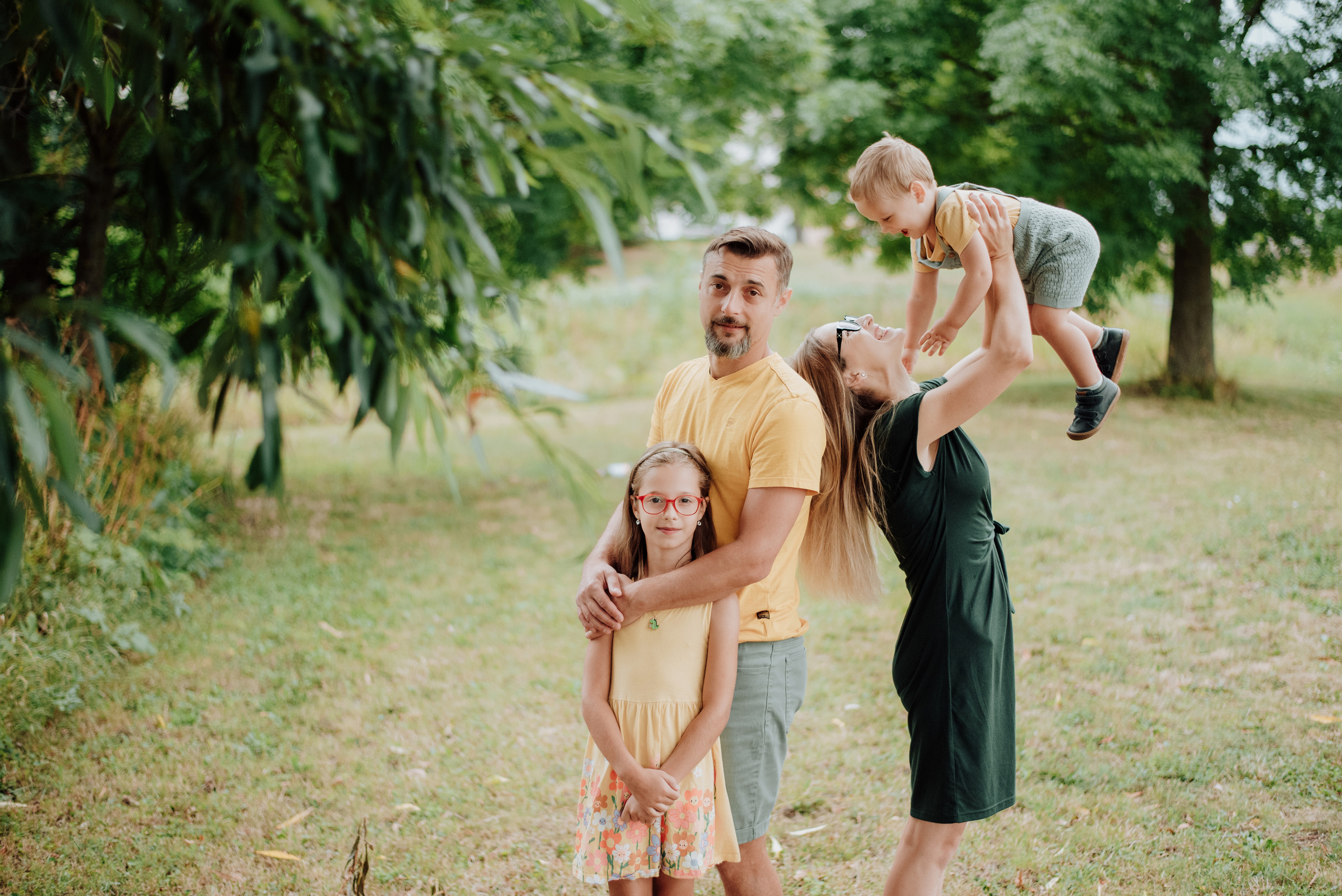 Hanka and family. Lifestyle, wedding and family photographer