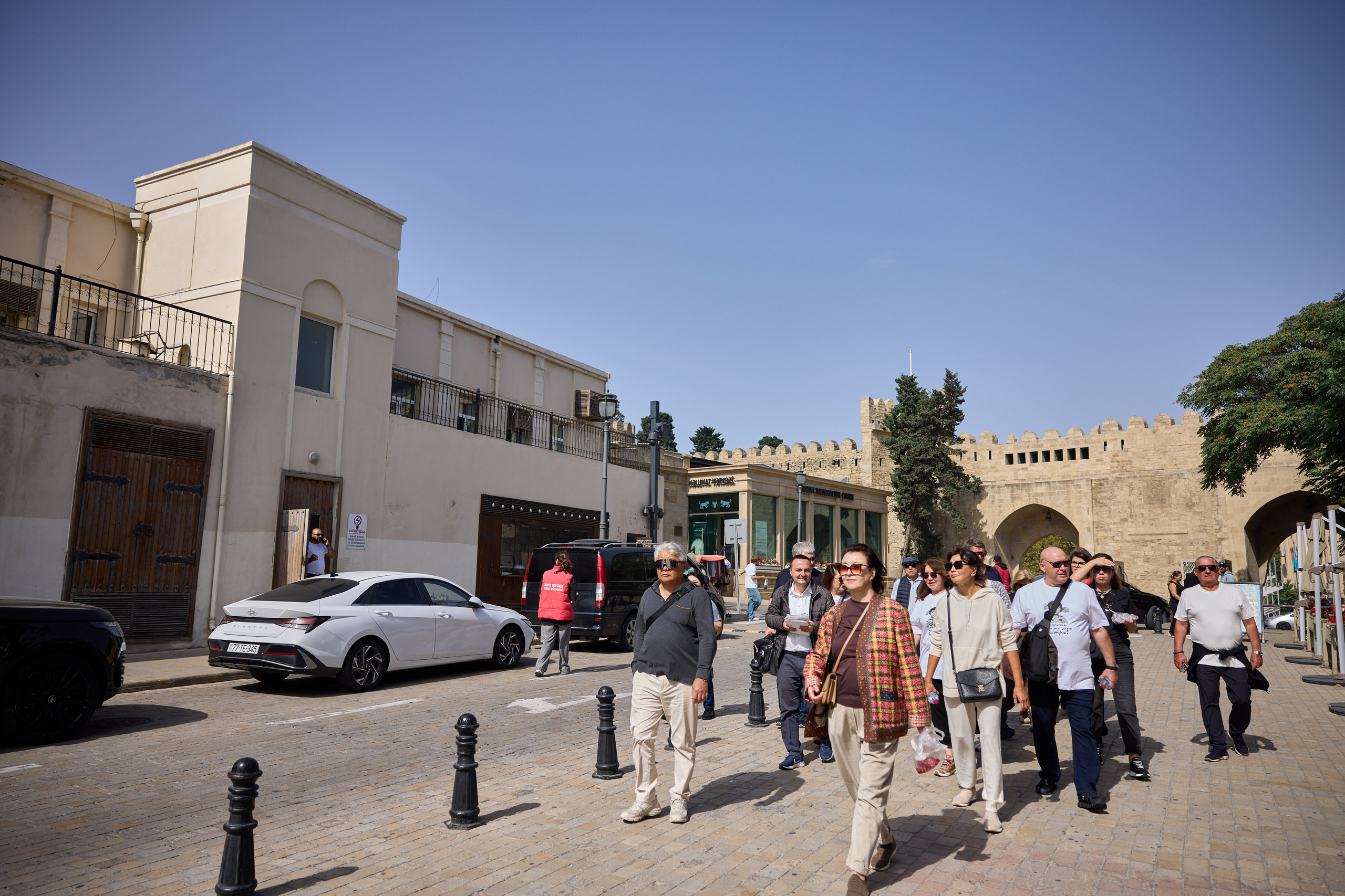 Экскурсия по Баку. День 2. Photographer in Baku Kamran Enceladus