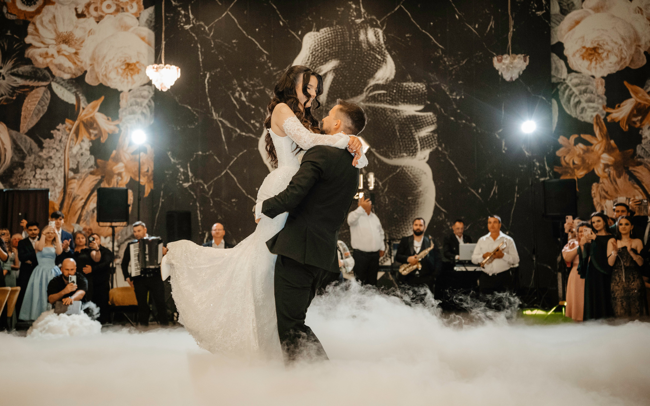 🤎 I o a n a & R o b e r t — Wedding Day Preview. Wedding & Family Photographer