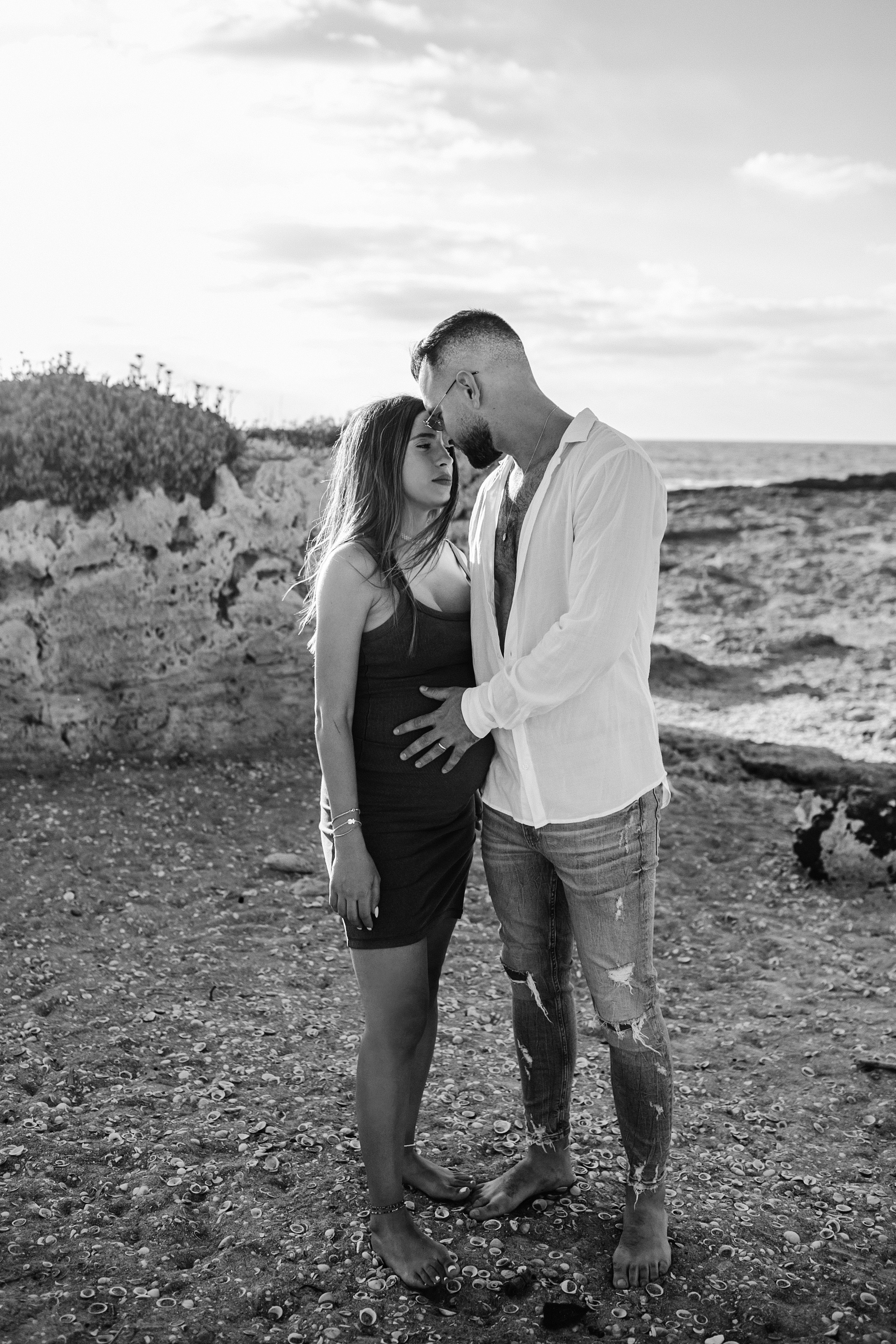 Yael & Gal Nahsholim beach. Family photographer in Israel