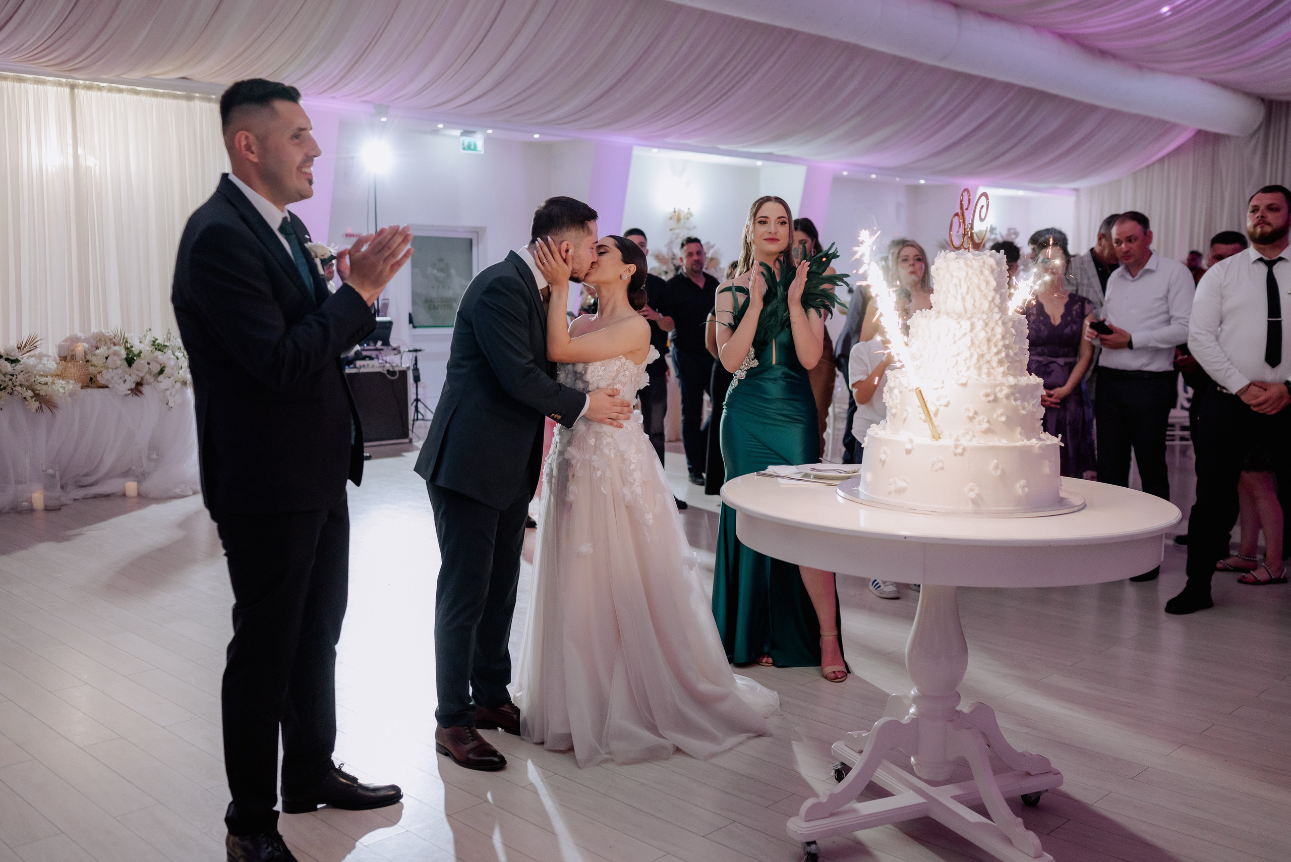 Nunta la Hotel Capitol Iasi. Proud Vision Weddings | Wedding Photography & Film — Servicii profesionale Foto Video Nunta Iasi