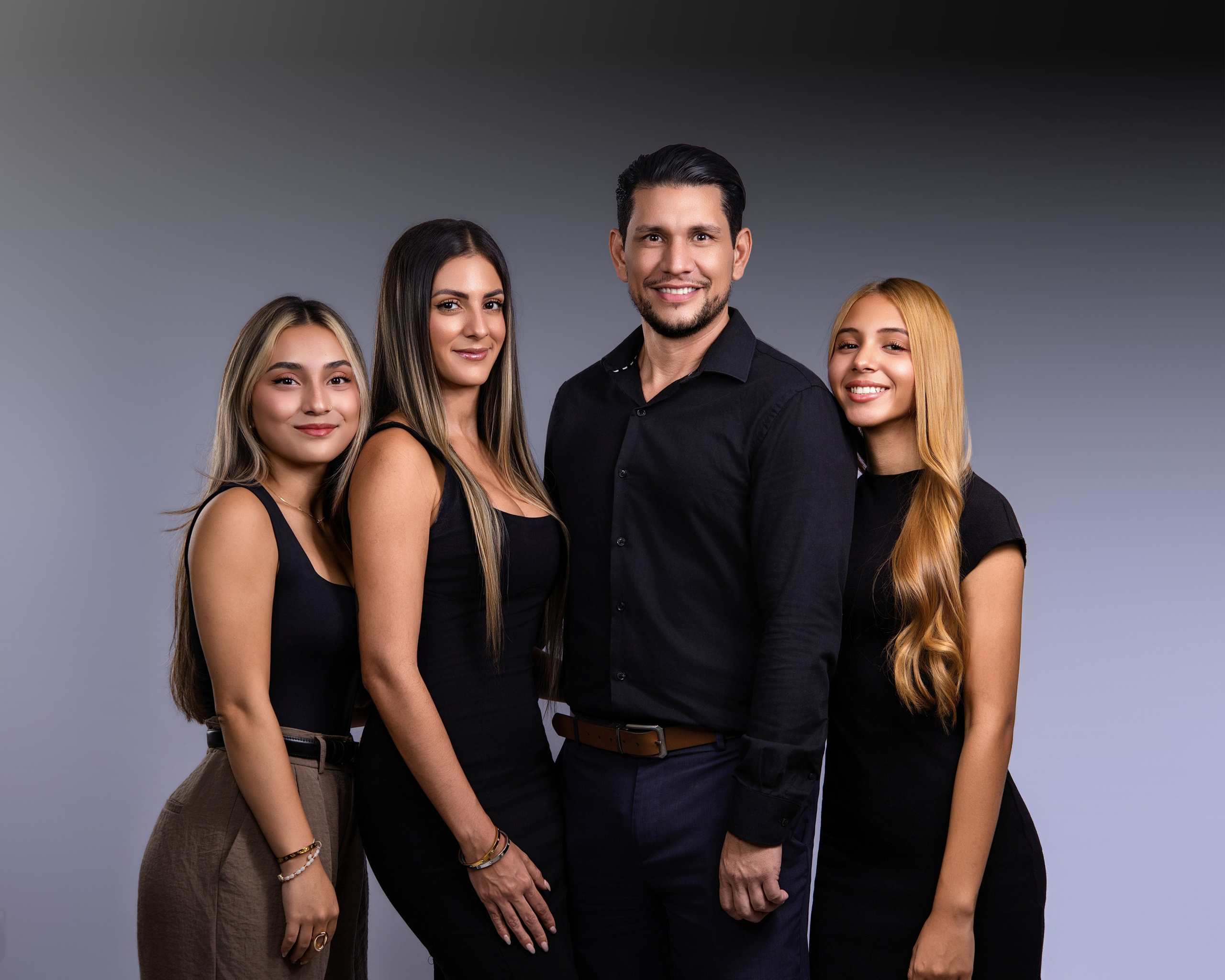 Sesión Familiar. Fotogenia | Estudio Fotográfico en curridabat, San José, Costa Rica