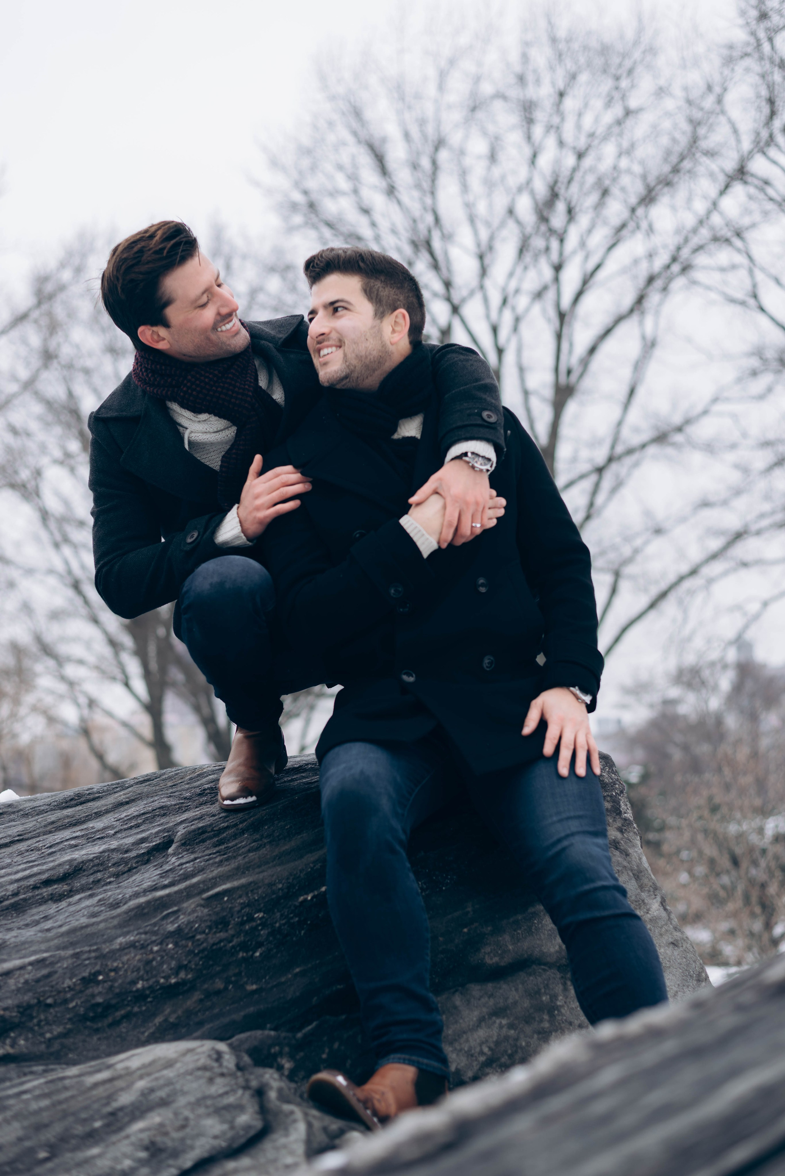 Proposal on Brooklyn Bridge at early morning.