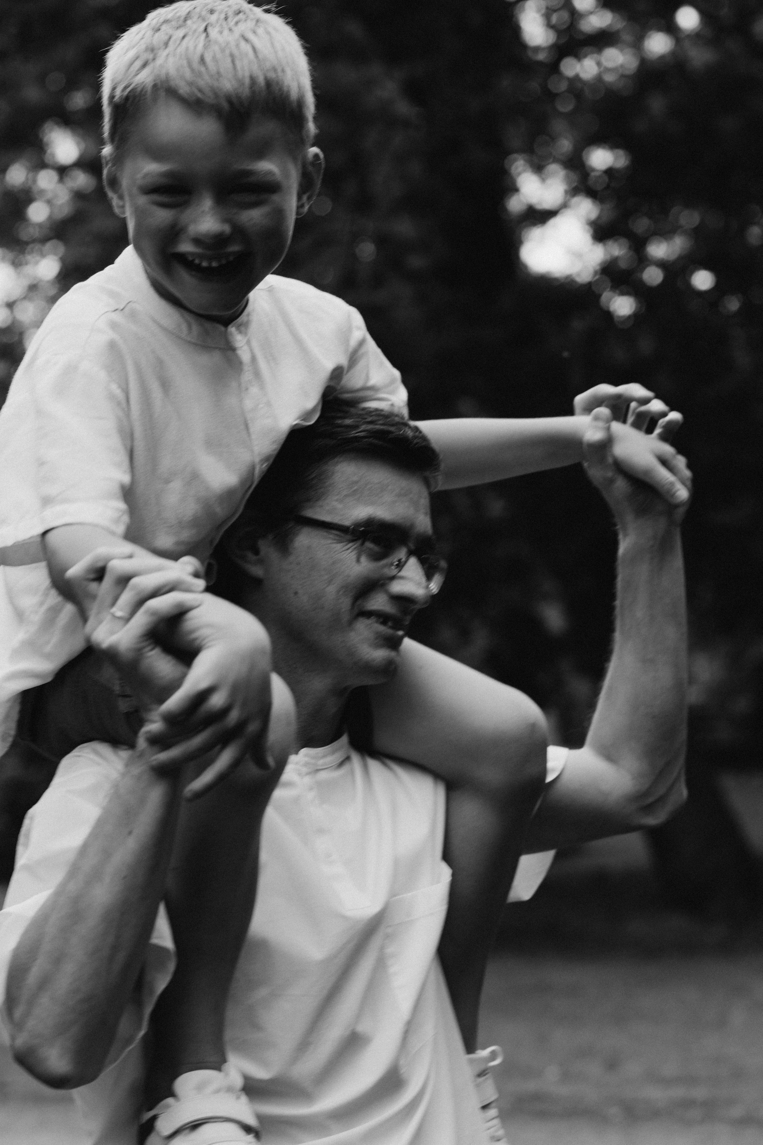 Kaivopuisto. Wedding and potrait photographer in Helsinki Vickan O