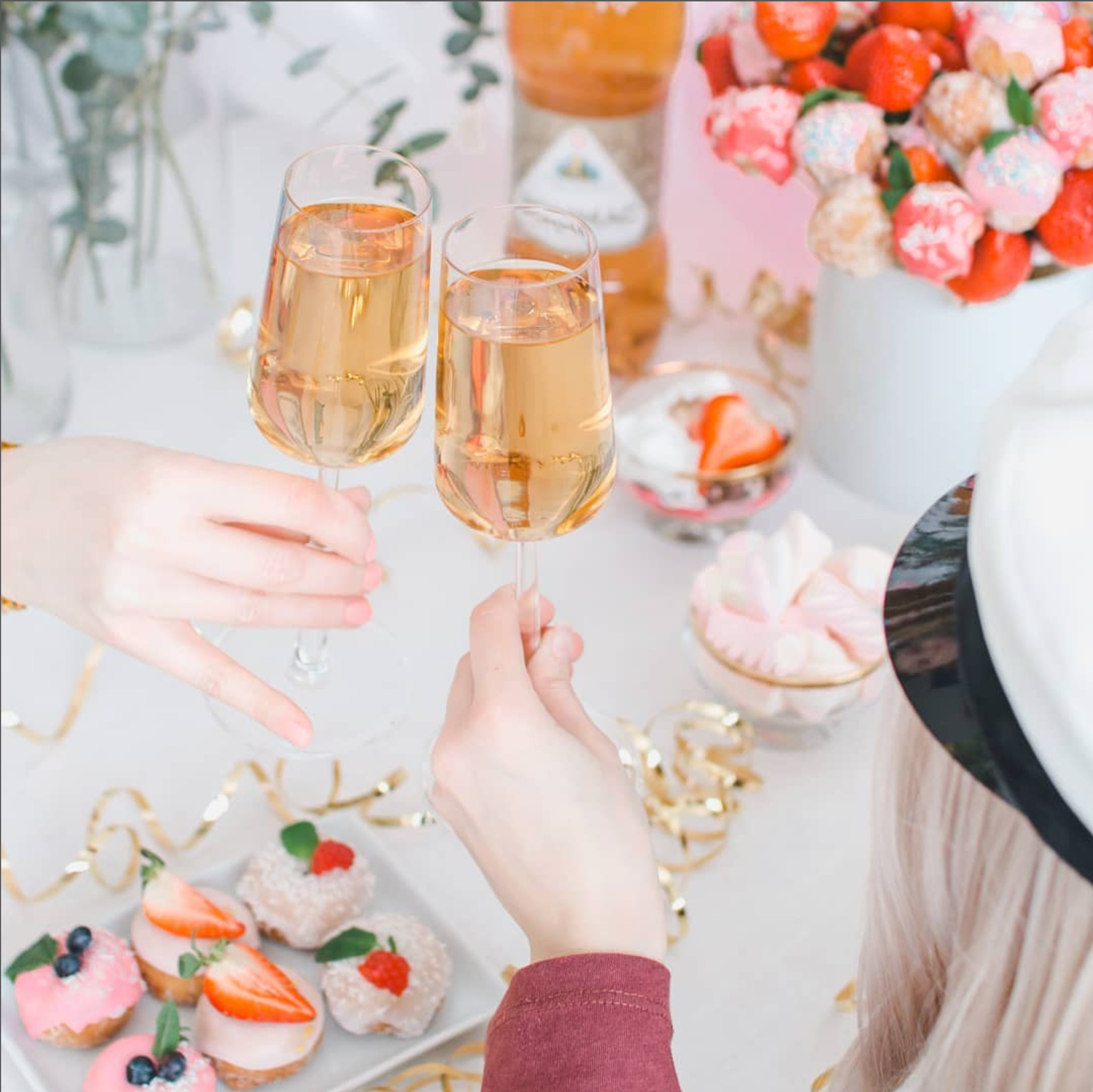 Pommac. Anna Z commercial photographer and graphic designer based in Turku