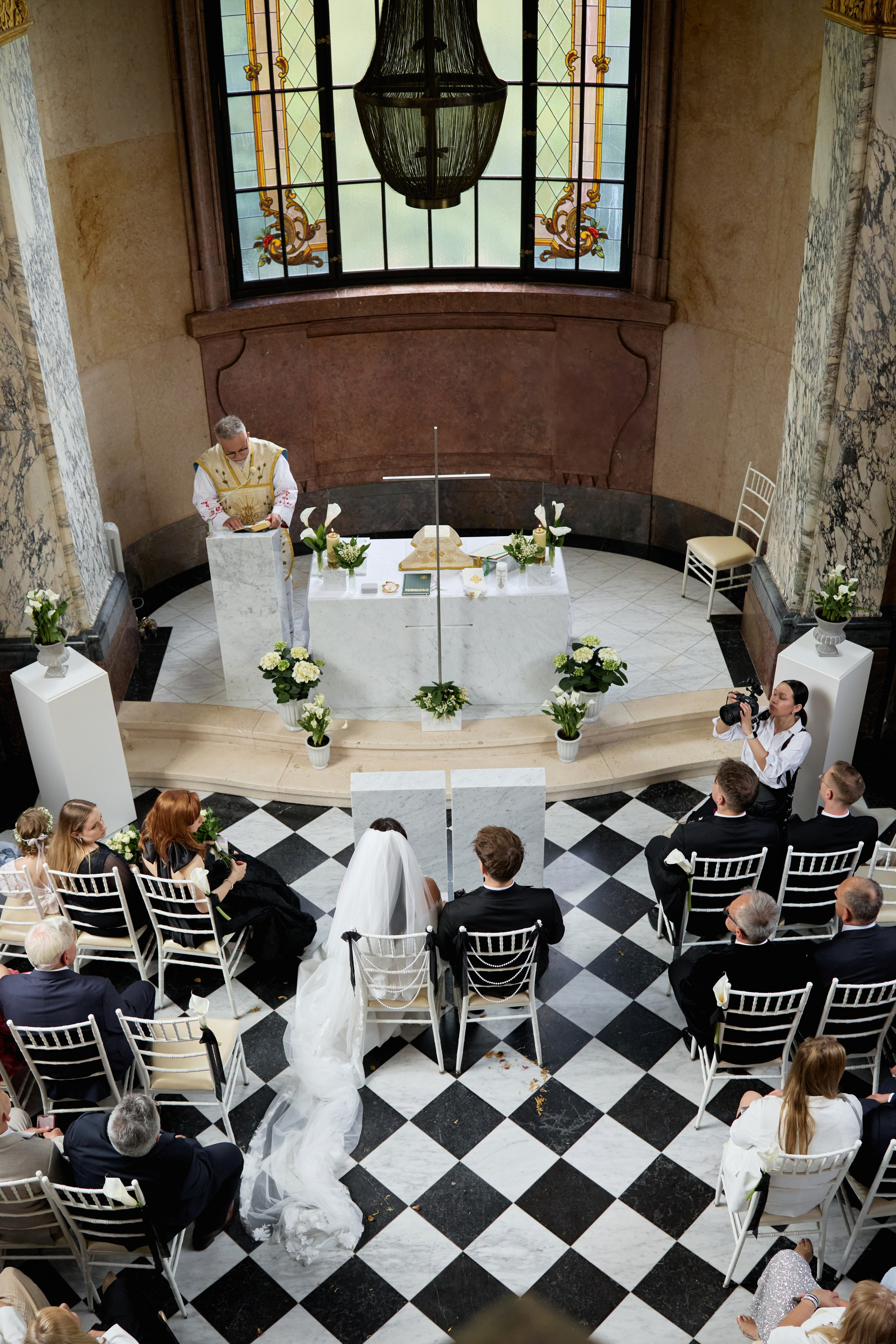 Wiktoria & Kacper. Pałac Goetz. Fotograf ślubny i rodzinny w Krakowie Yana Klymova