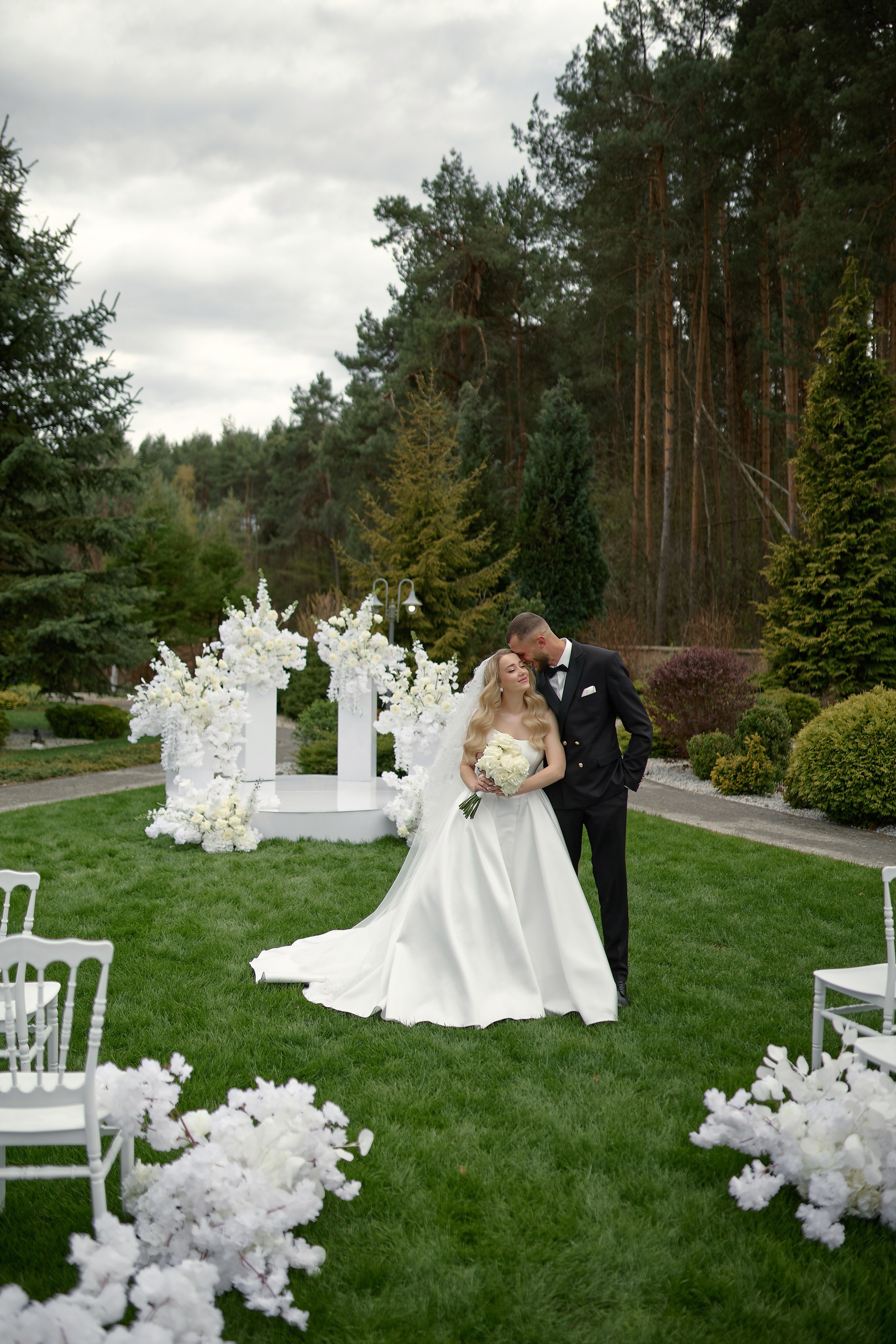 Natalia & Roman. Dworek przy lesie. Fotograf ślubny i rodzinny w Krakowie Yana Klymova