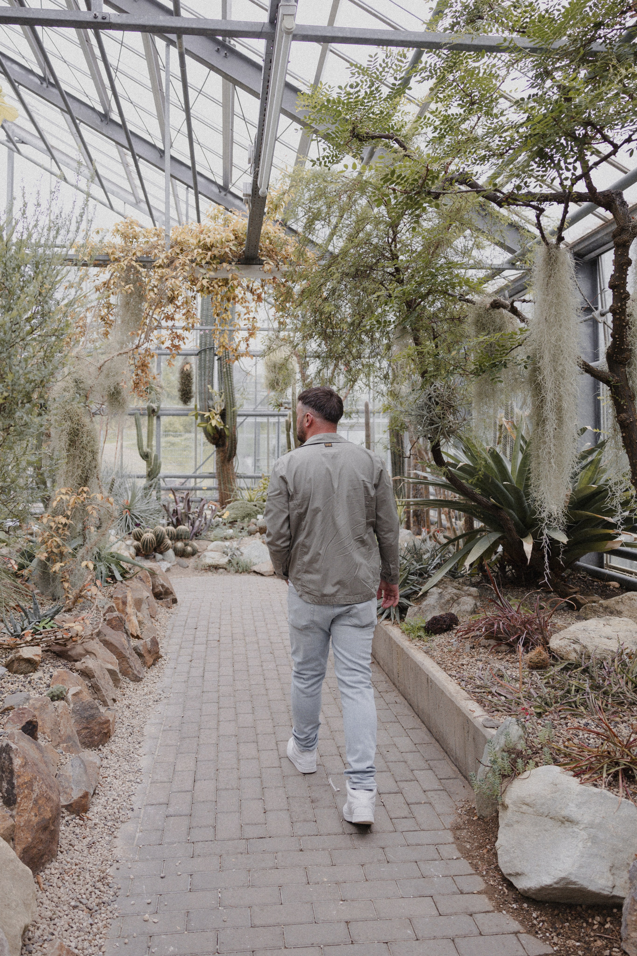 Liridon I Draußen. Hochzeitsfotografin Bochum | Halyna Reiche Fotografie NRW