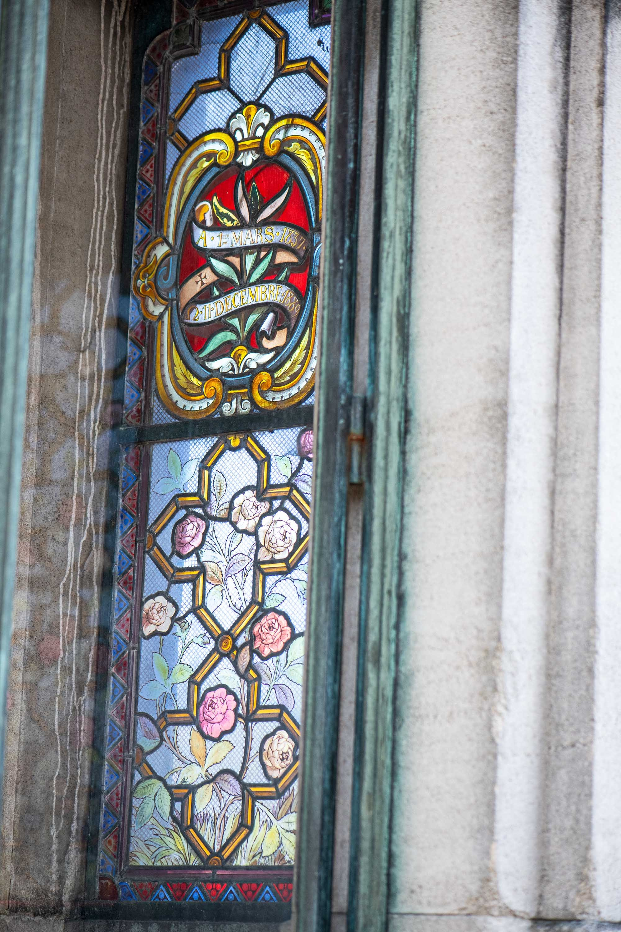 Père Lachaise Cemetery in Paris | Famous Graves & Photography Guide