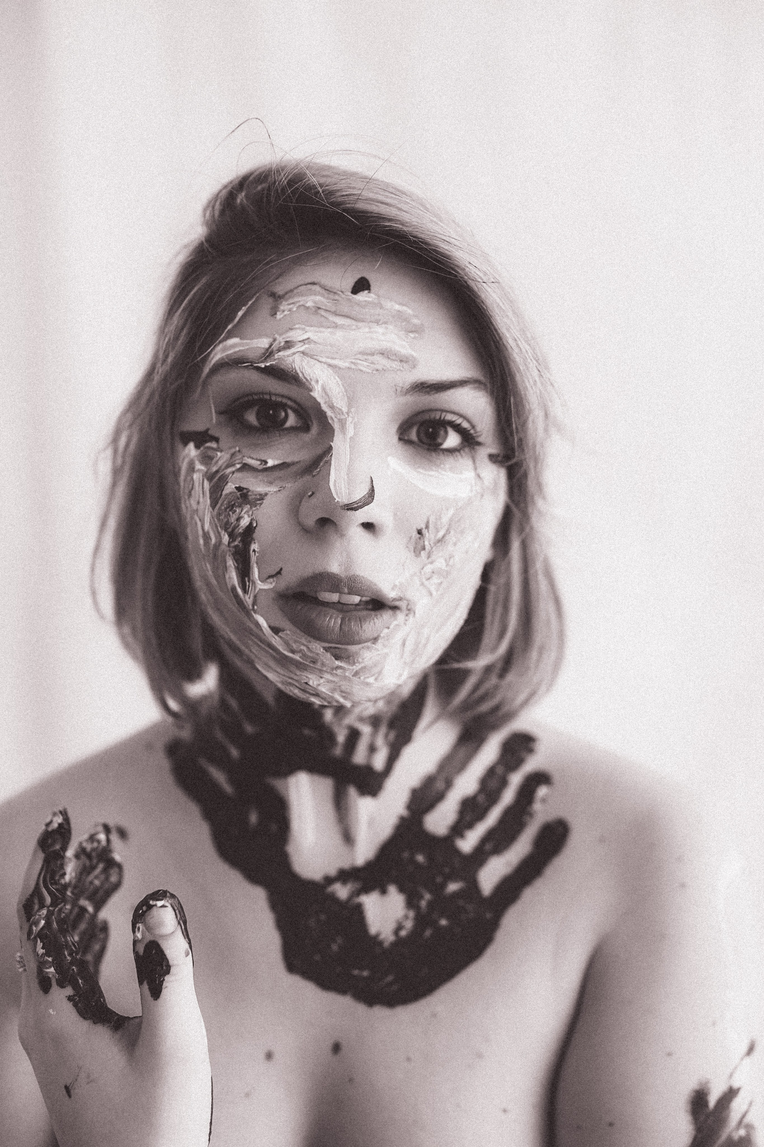 Fotografie de Portret Brașov | Artist Mădălina Beda. Madalina Beda- Artist vizual, fotograf, doula la nastere, consultant babywearing Brasov si in toata tara