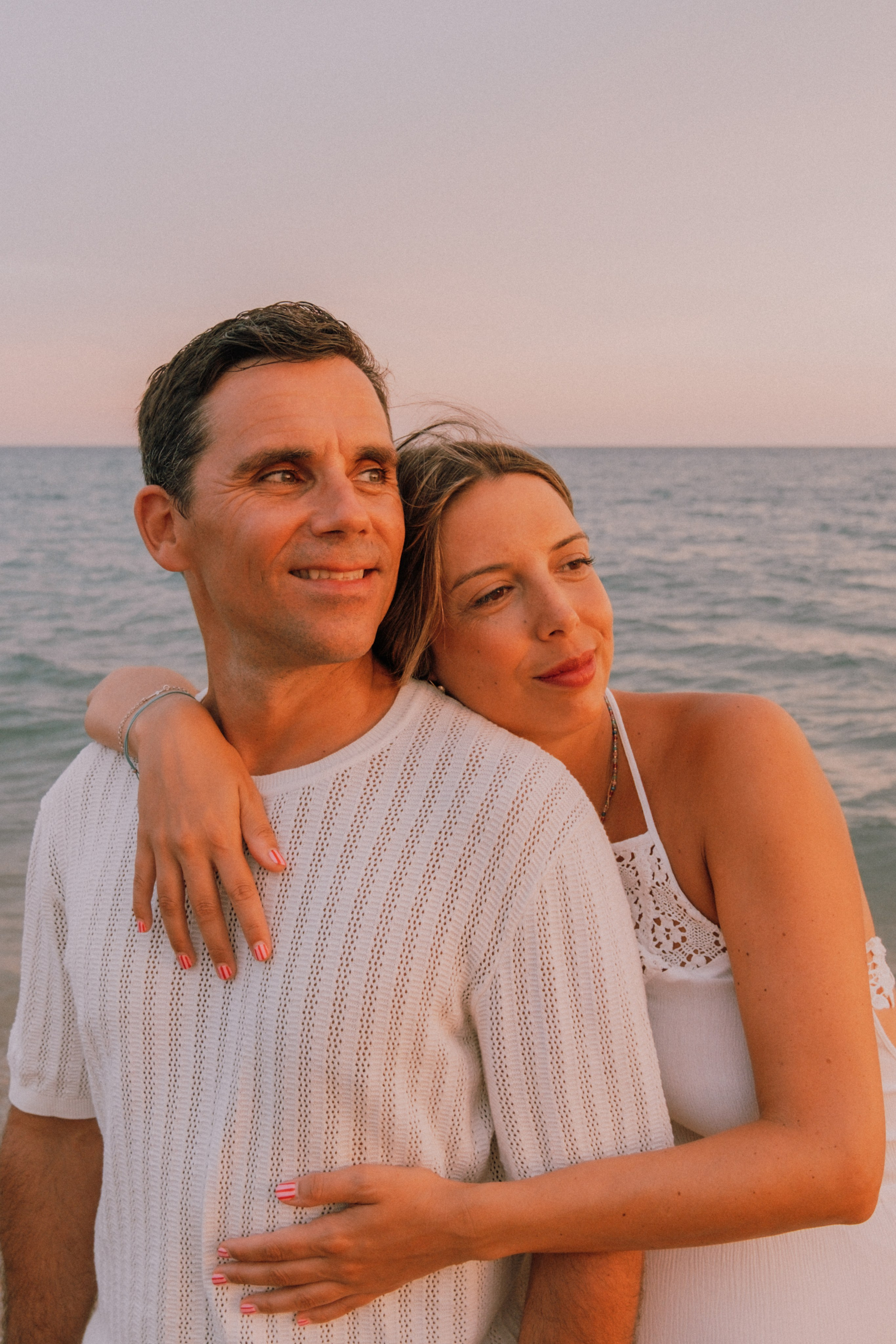 Sesión embarazo en la playa. Fotografía profesional en Calafell - Elena Medvedeva
