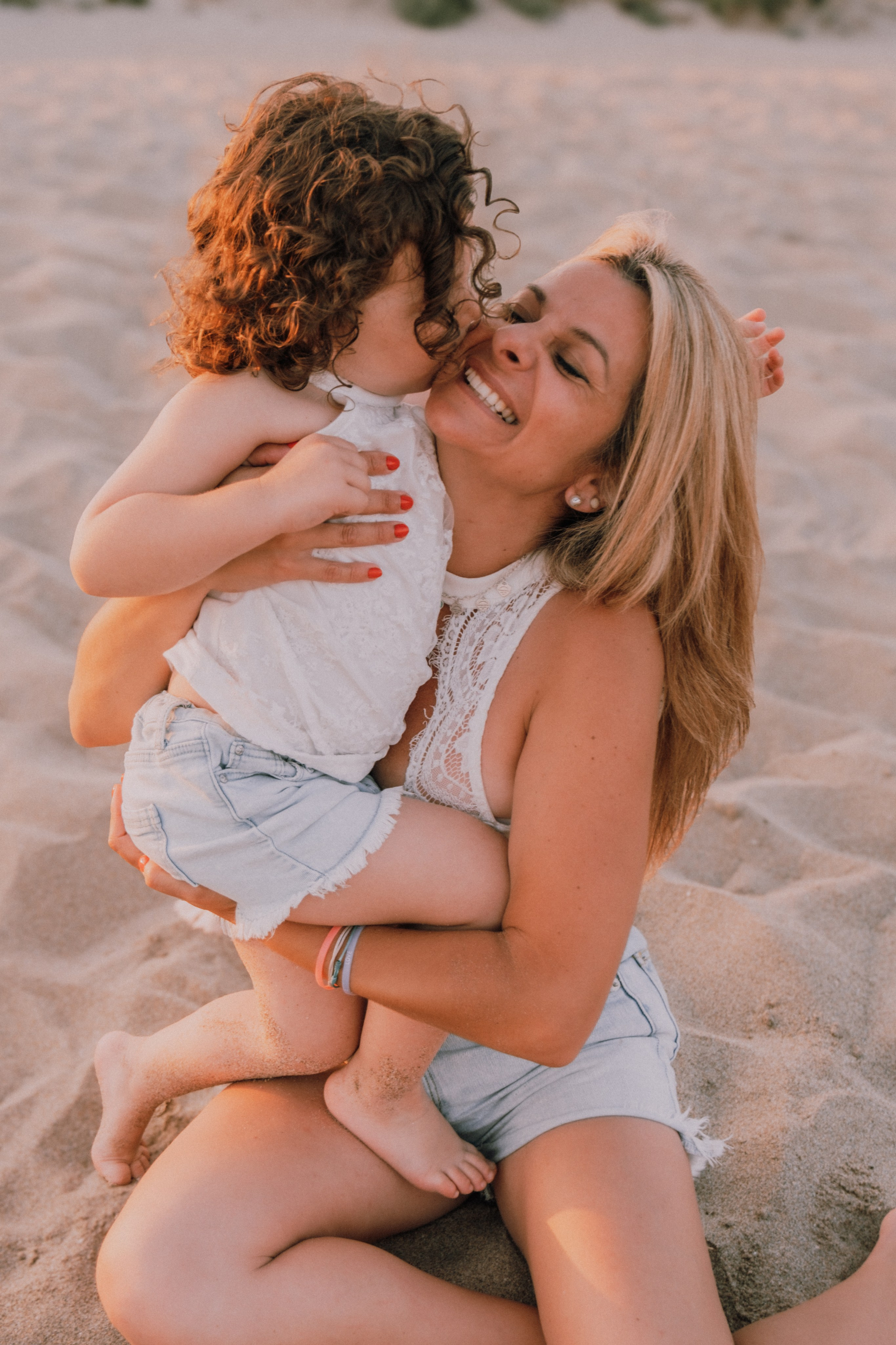 Sesión familiar en la playa. Fotografía profesional en Calafell - Elena Medvedeva