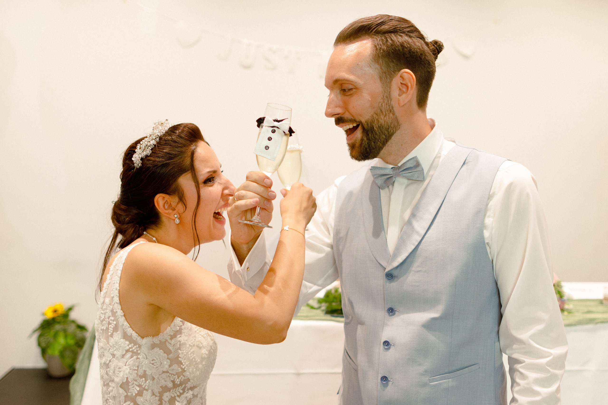 Hochzeitsfotografie in der Weißen Villa Elmshorn | Historischer Charme in Schleswig-Holstein. Hochzeitsfotograf und Hochzeitsvideograf aus Hamburg | Roka21Film