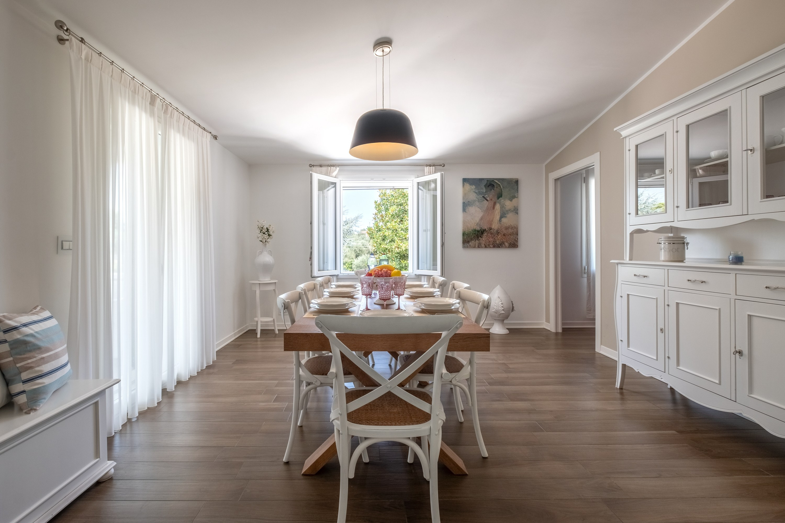 Amazing view of a B&B in the Cisternino countryside (Valle D'Itria, Martina Franca, Apulia, Alberobello, Cisternino, Ostuni, Apulia)