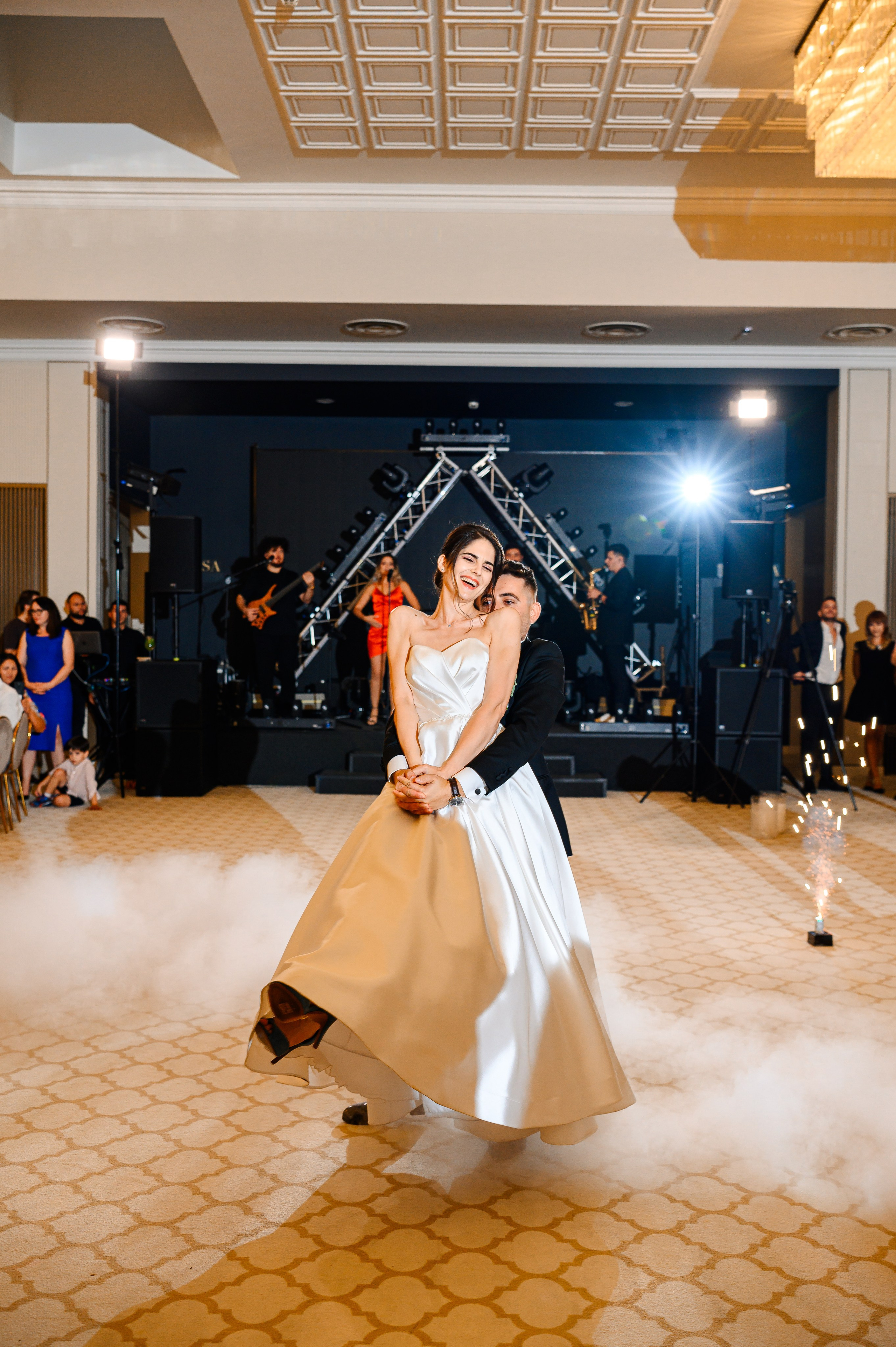 Madalina & Ovidiu. Mugurel Olteanu Fotograf