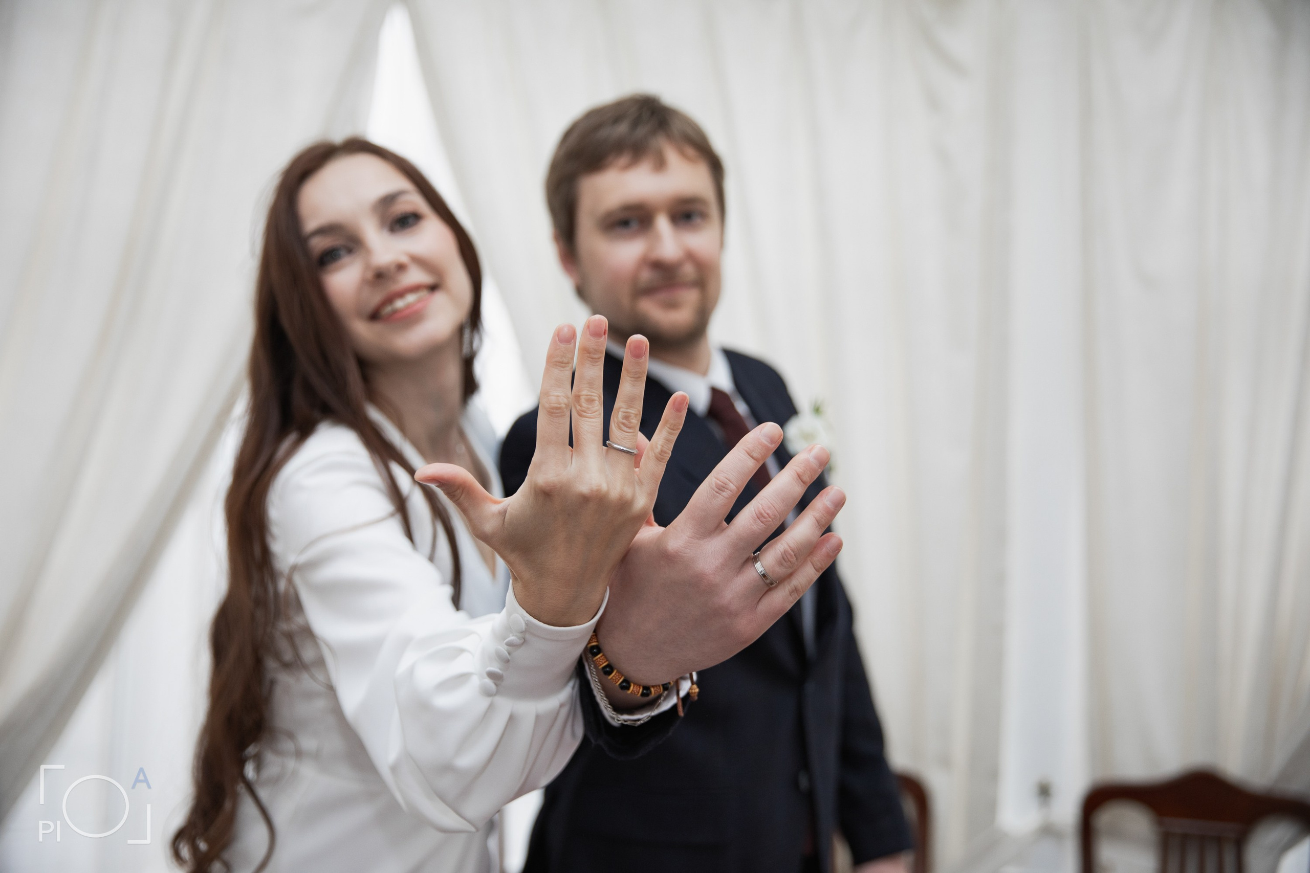 Свадебная фотосессия с консульской подписью в консульстве. Фотограф в Шанхае — Лола Пидлуская