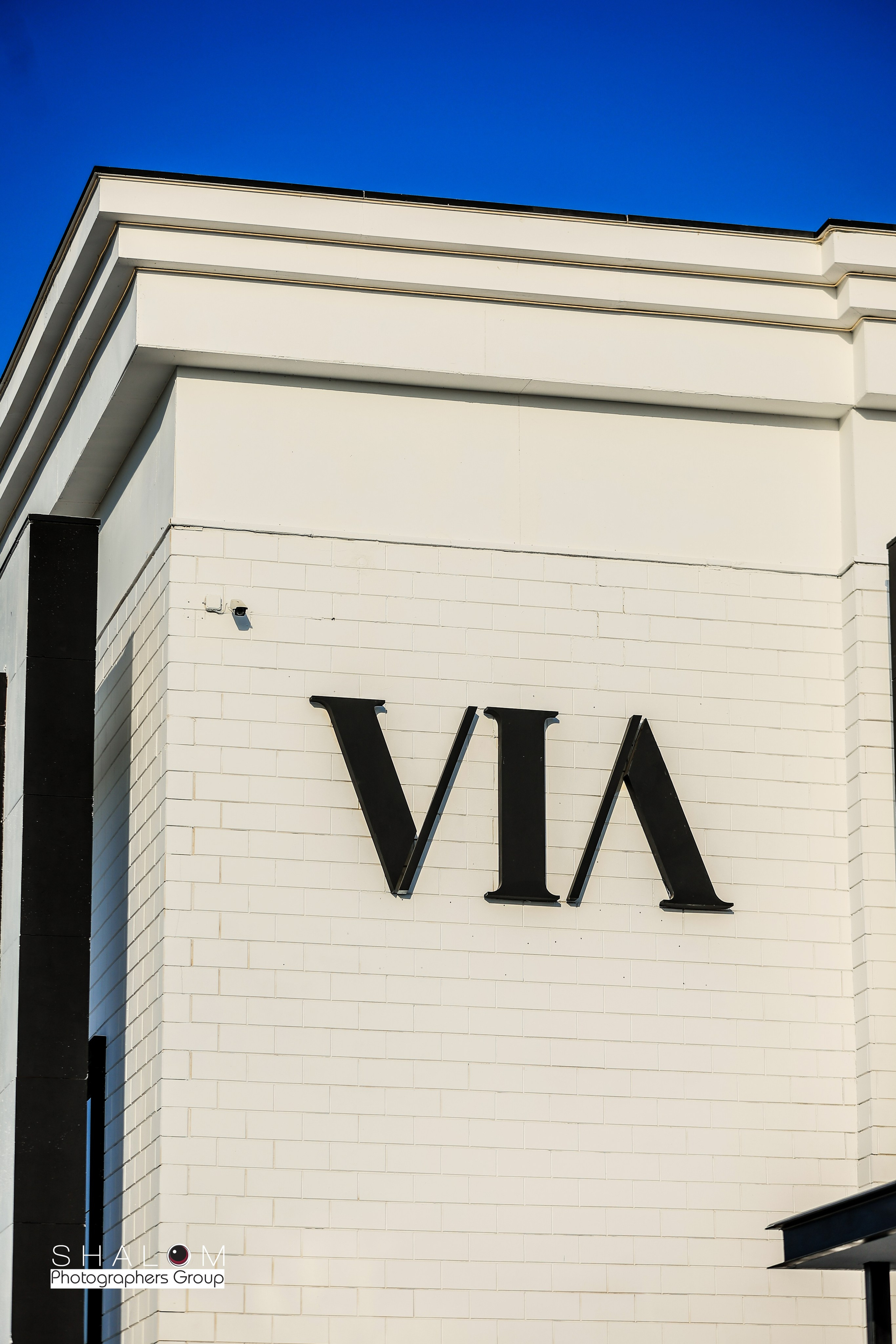 VIA / BASICO. Wedding and events photographers Studio Shalom