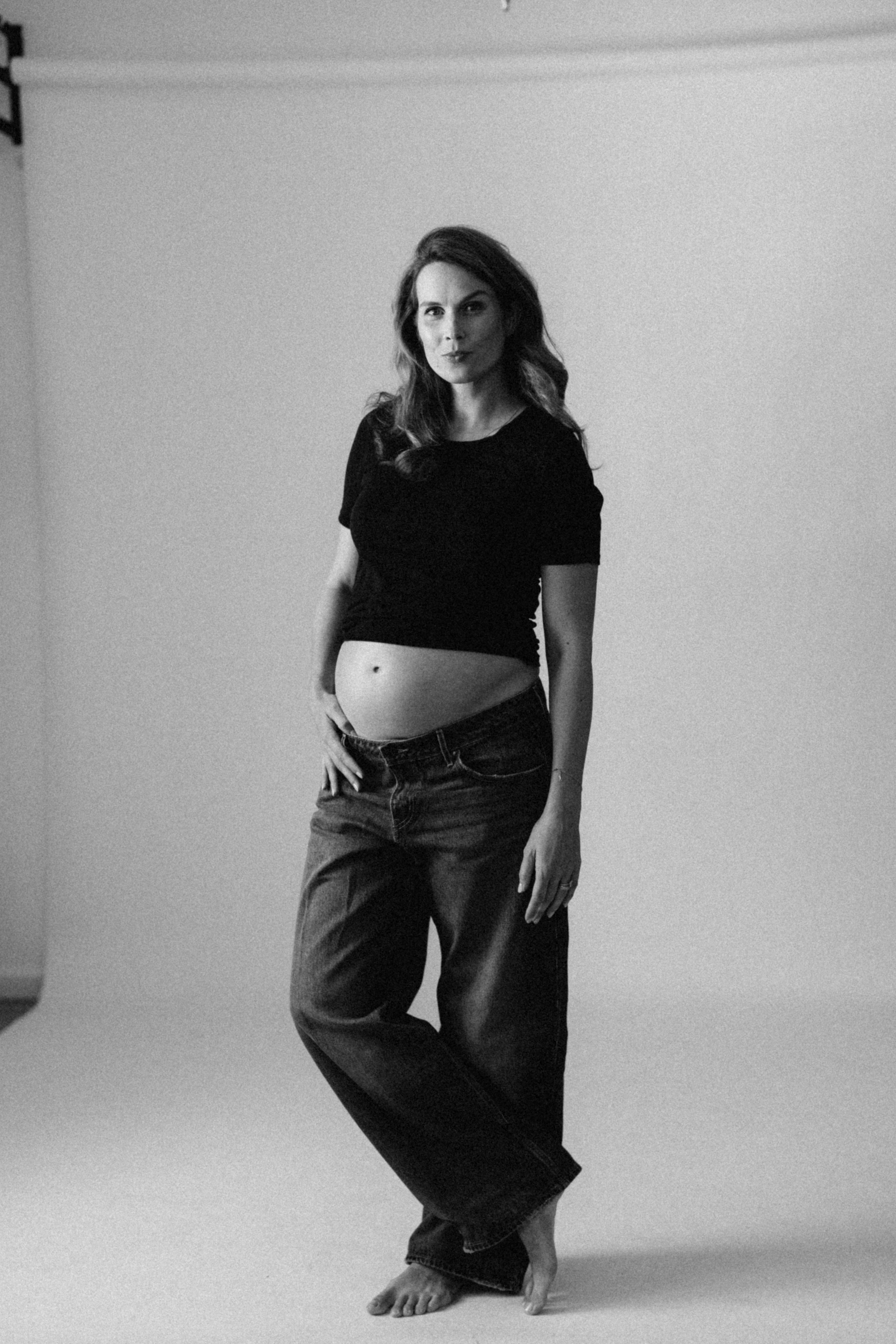 Kathleen. Modern maternity photographer in Long Island New York