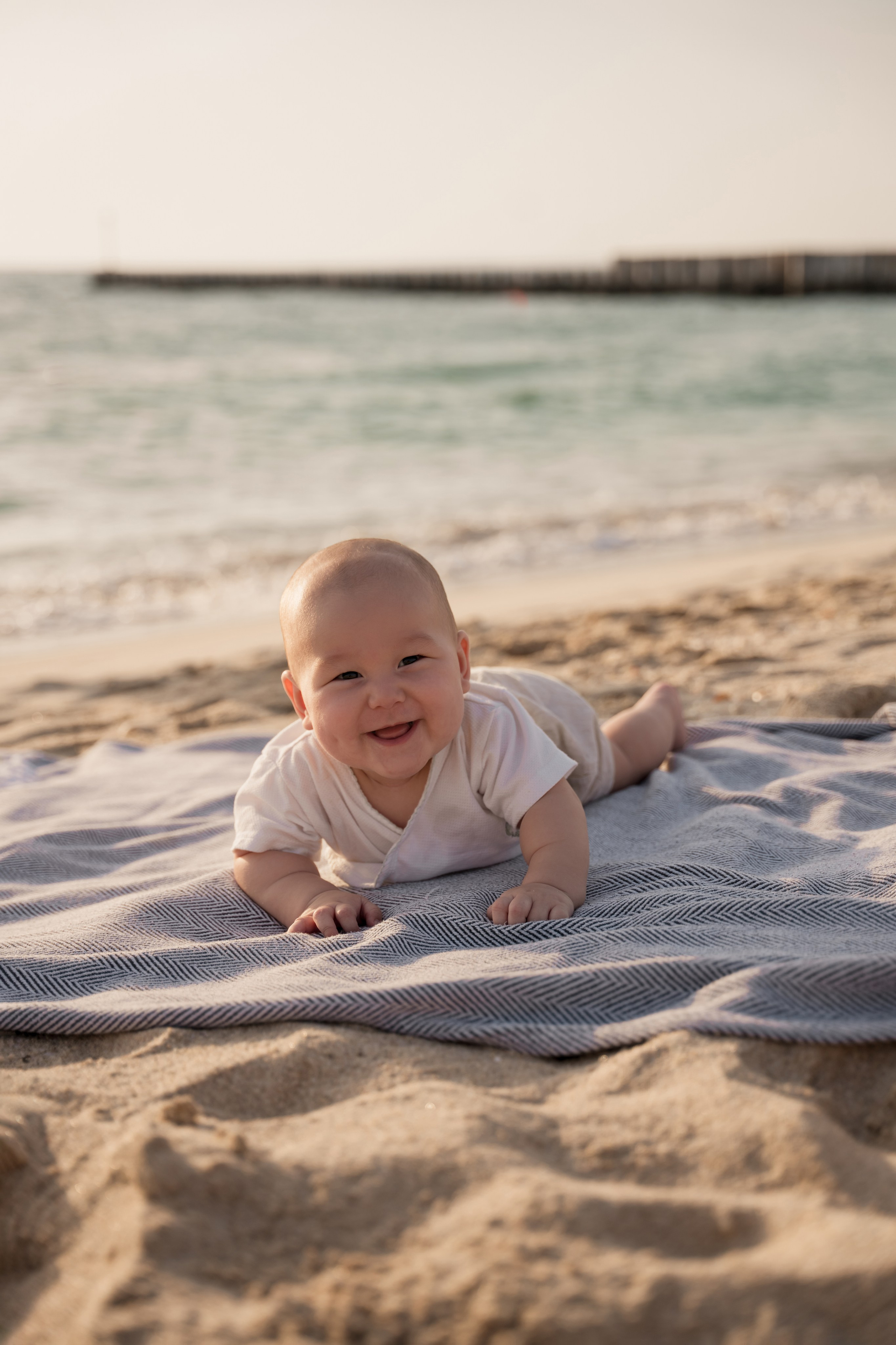 Waves and sun. Angela Iakovleva — Family Photographer in Dubai
