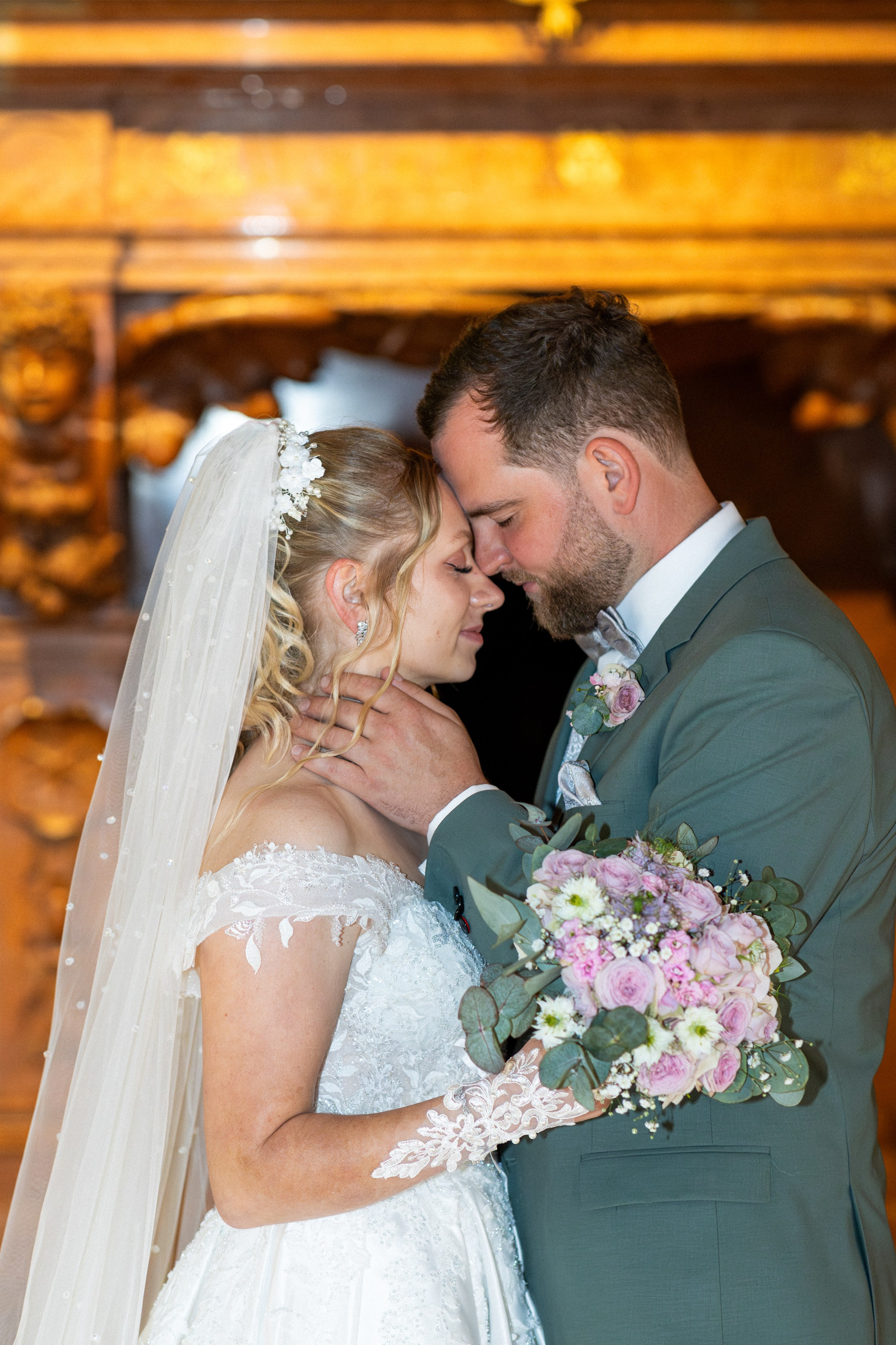 Hochzeit im Schloss Detmold – Kreatives Hochzeit Fotoshooting & Emotionale Hochzeitsreportagen!. Hochzeitsfotografin in Gütersloh | Authentische Hochzeitsreportagen | TK Photographie