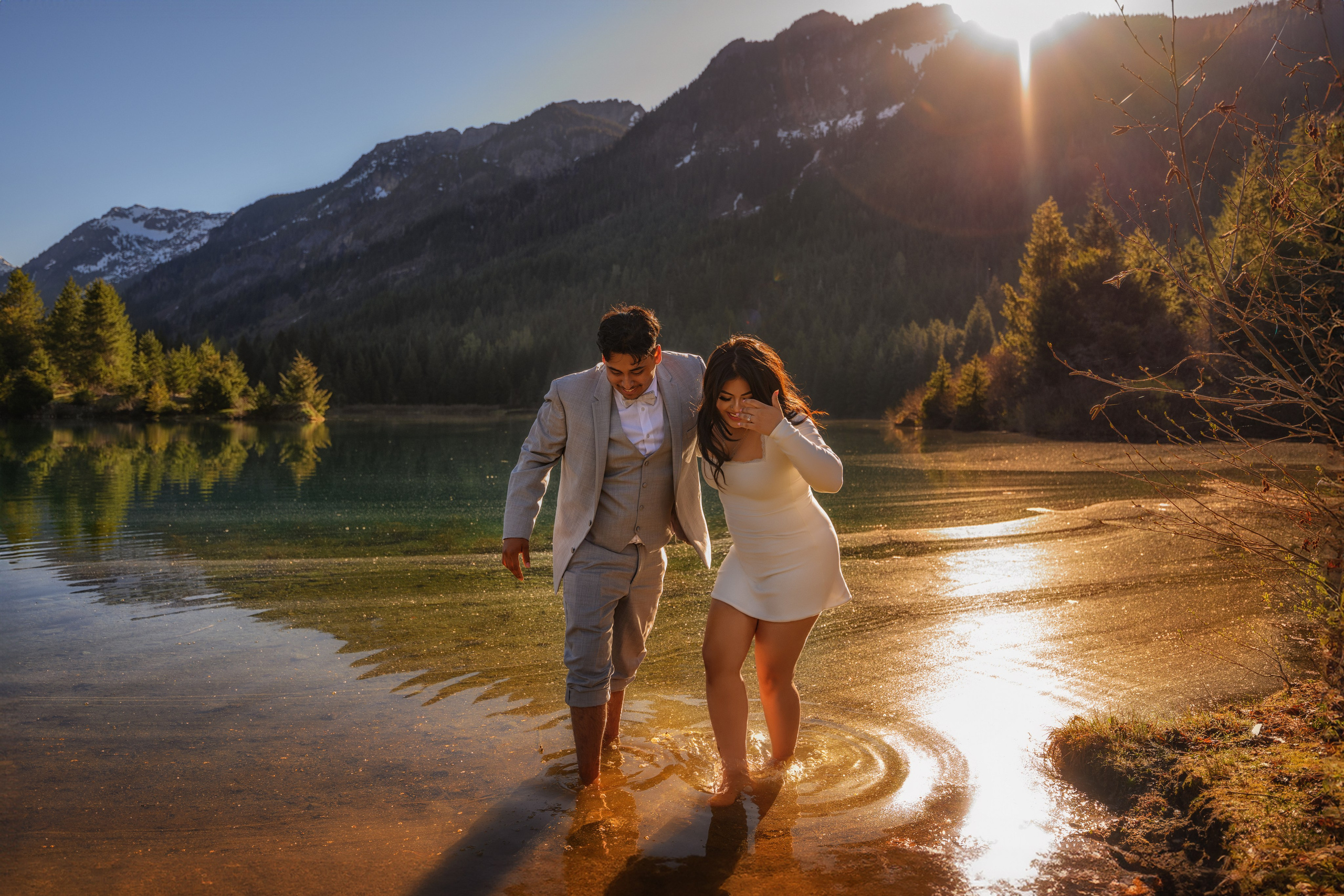 Elopements. Wedding & family photography in Seattle area. Helen Michelle photographer