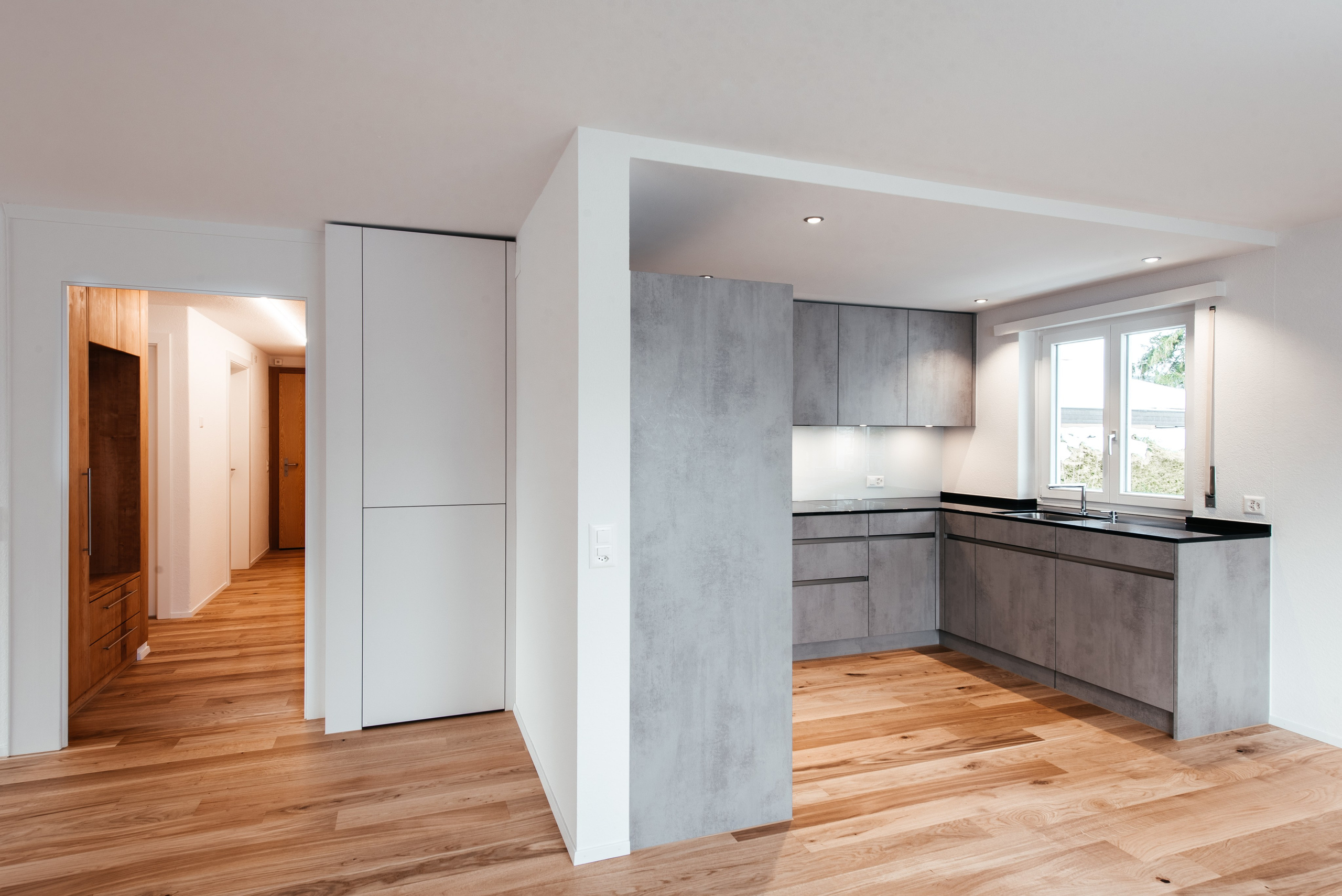 Wohnung, WINDISCH, AARGAU. Hallo! Ich bin Elena und arbeite als Immobilienfotografin