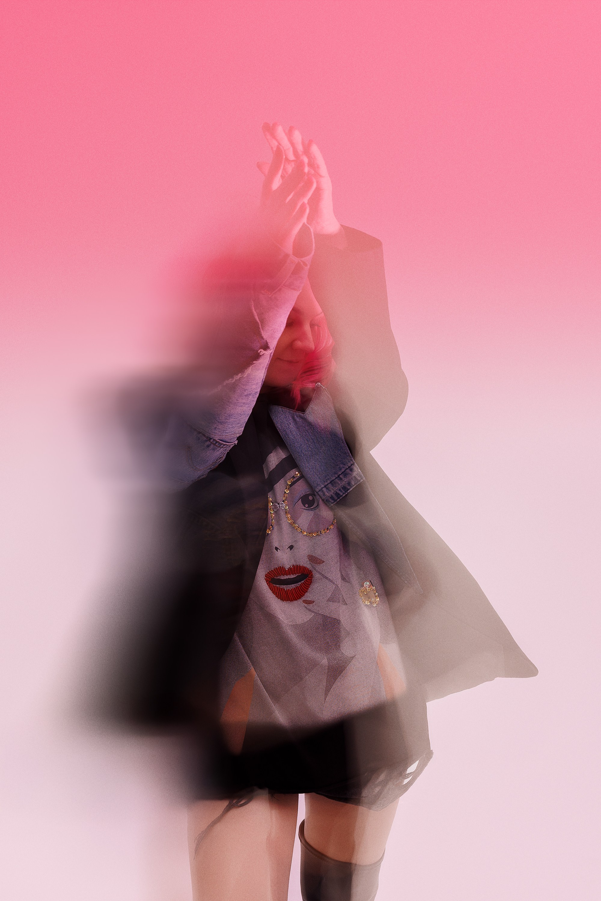 I am a portrait photographer, creating portraits at all stages of your life! Welcome to my studio place in Westmount n Westmount, Quebec