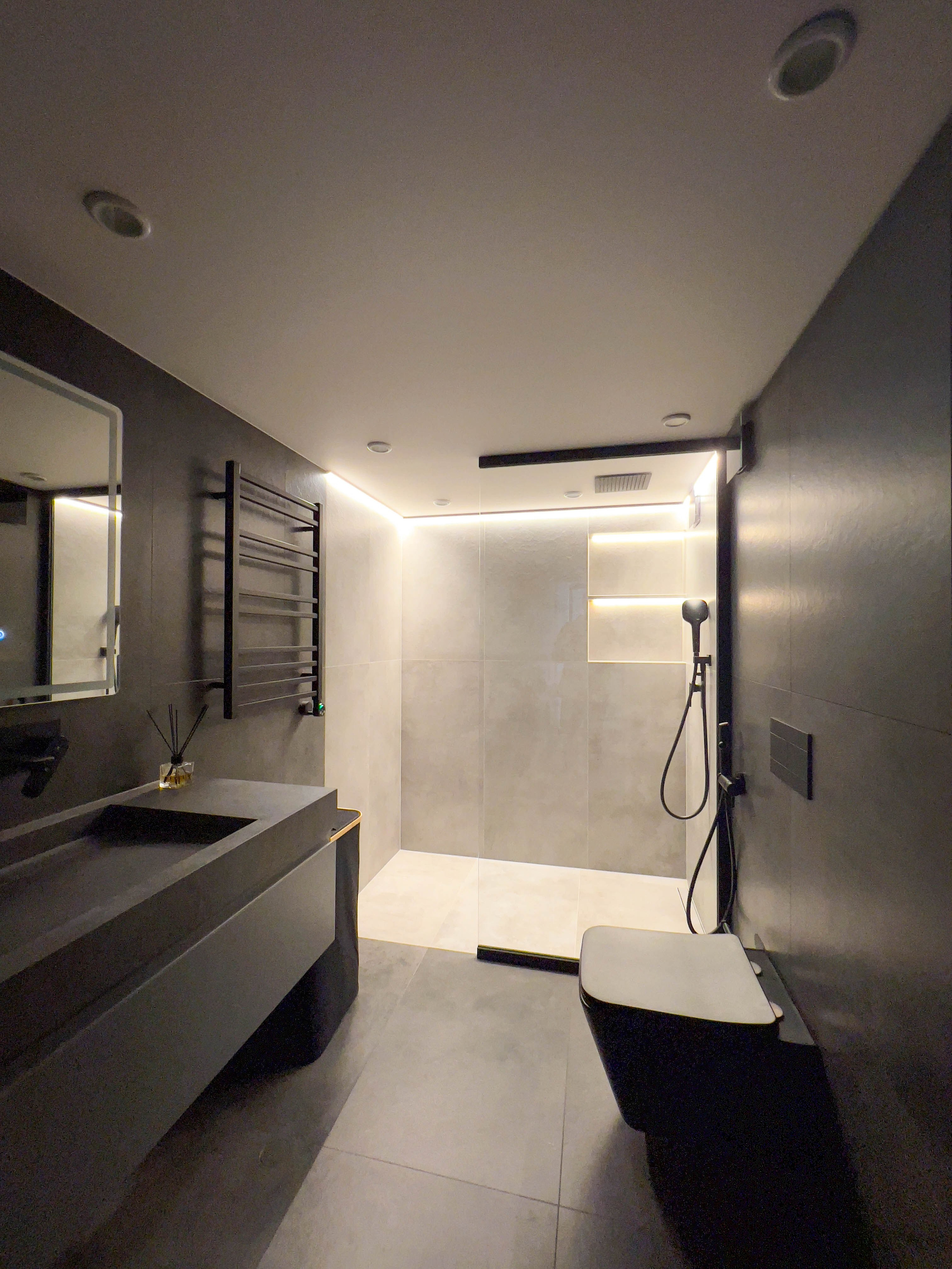 The apartment is on two levels. Fotograf Dmitrii Donets