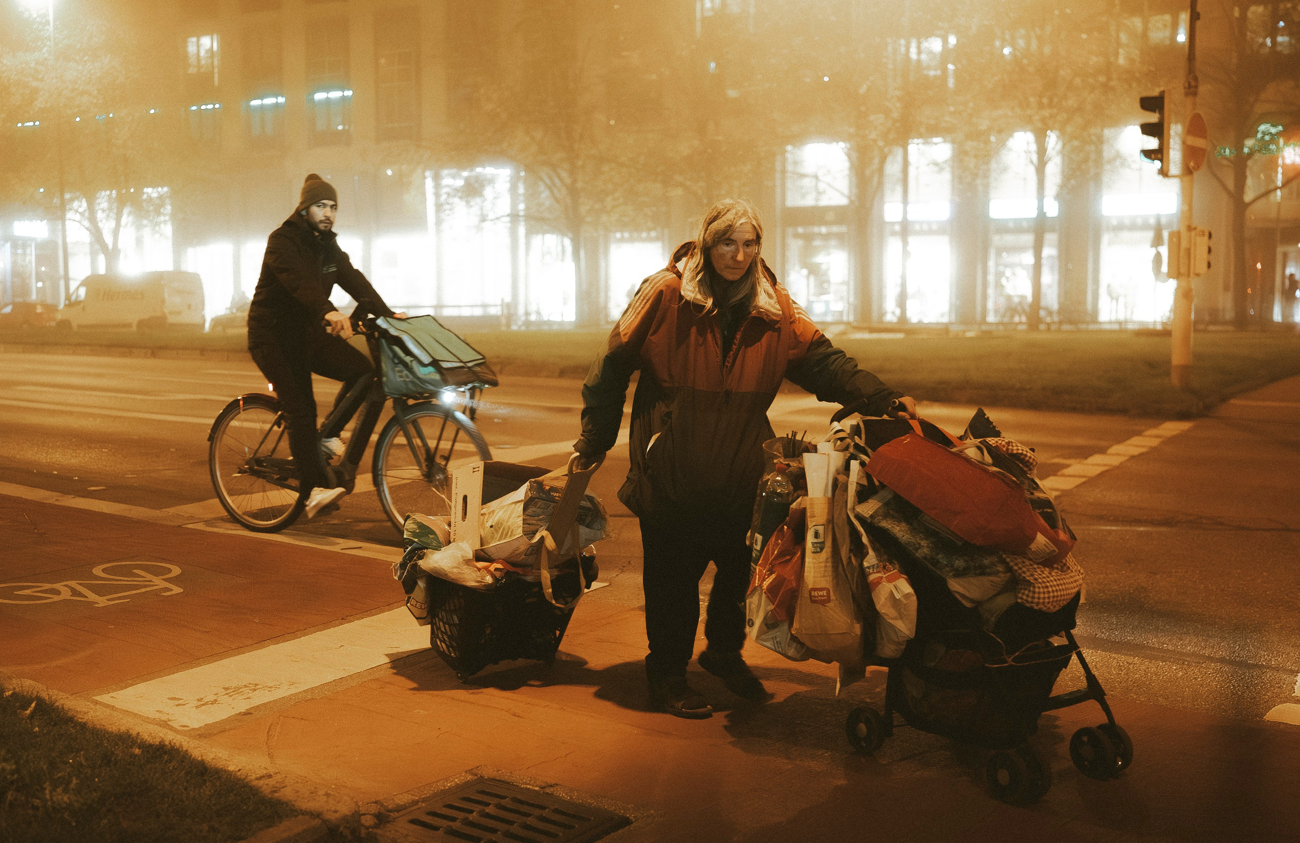 ЕВРОТУР. Стрит-фотография, полная абсурда, идиотизма и красоты