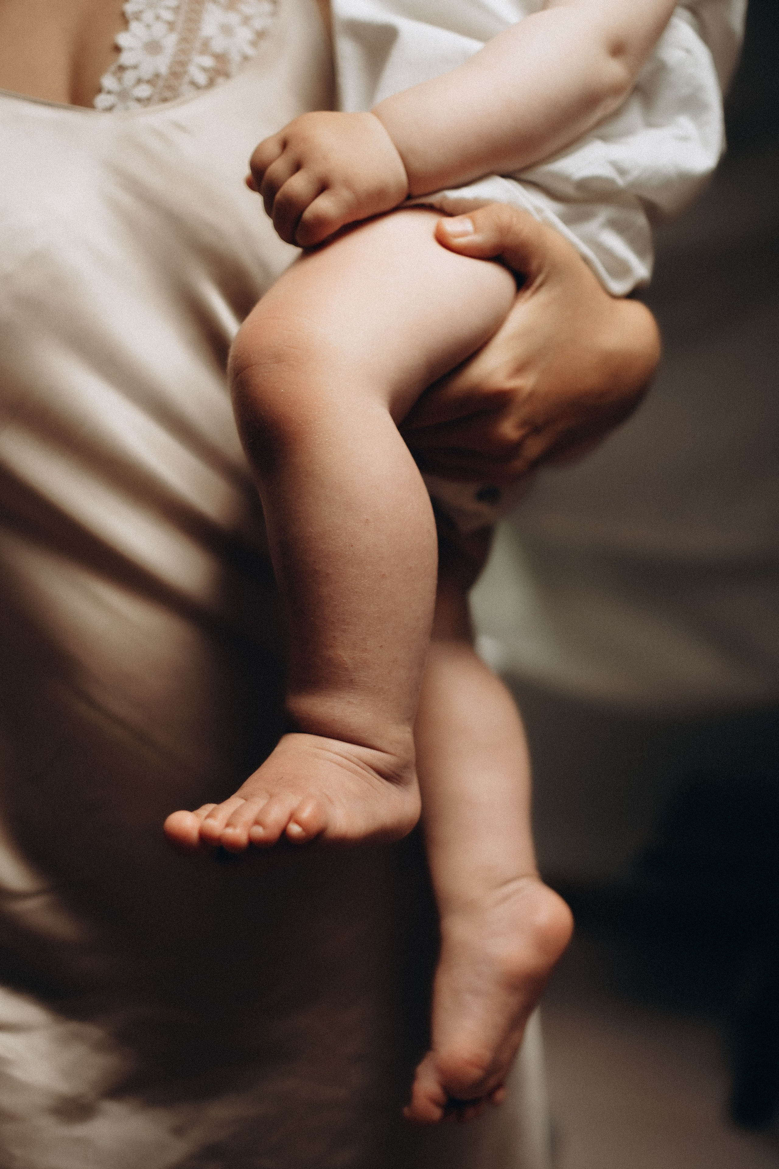 Julia & Grace. Family photographer in Helsinki, Victoria Guadagno