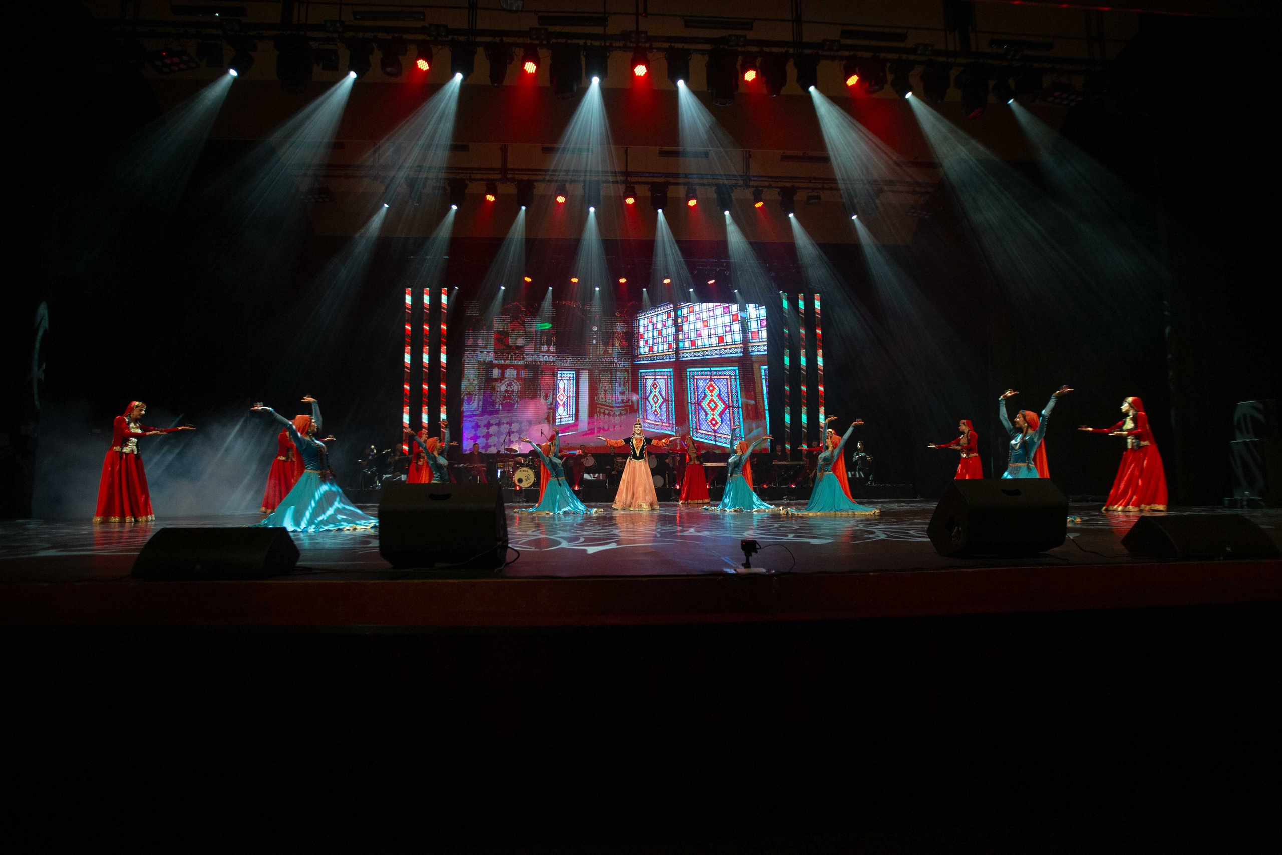 STATE DANCE ENSEMBLE. Wedding&Event photographer Ismail Rzayev in Baku
