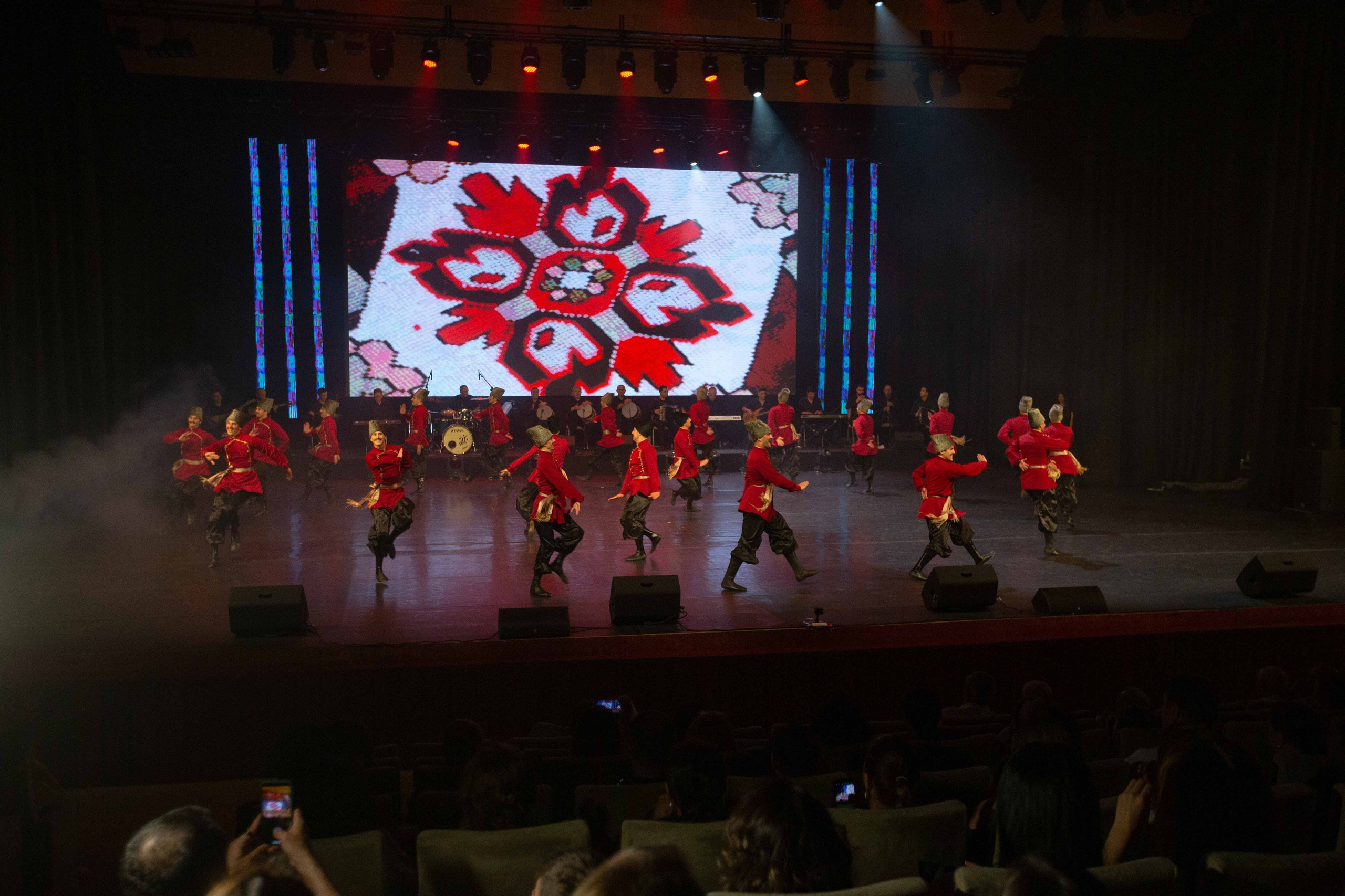 STATE DANCE ENSEMBLE. Wedding&Event photographer Ismail Rzayev in Baku
