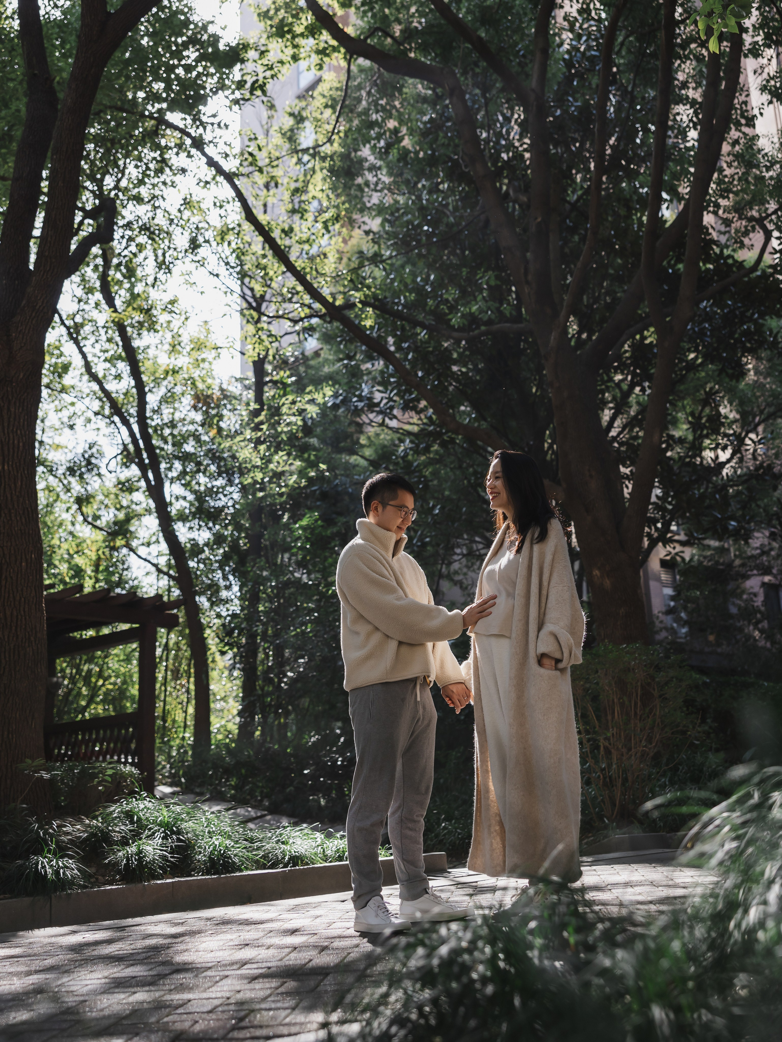 Candid photos of couple’s daily life. Shanghai Family Photographer Dora