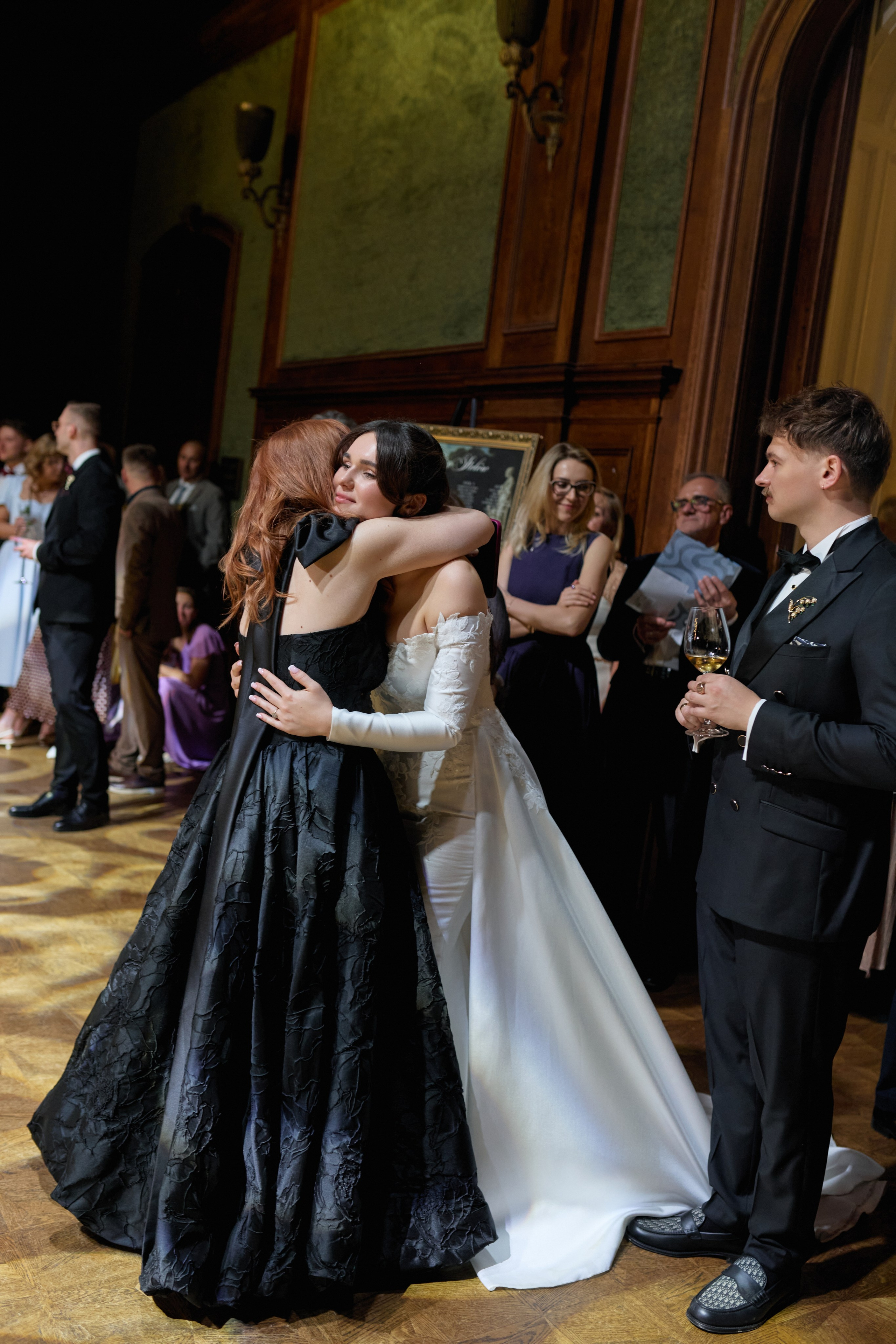 Wiktoria & Kacper. Pałac Goetz. Fotograf ślubny i rodzinny w Krakowie Yana Klymova