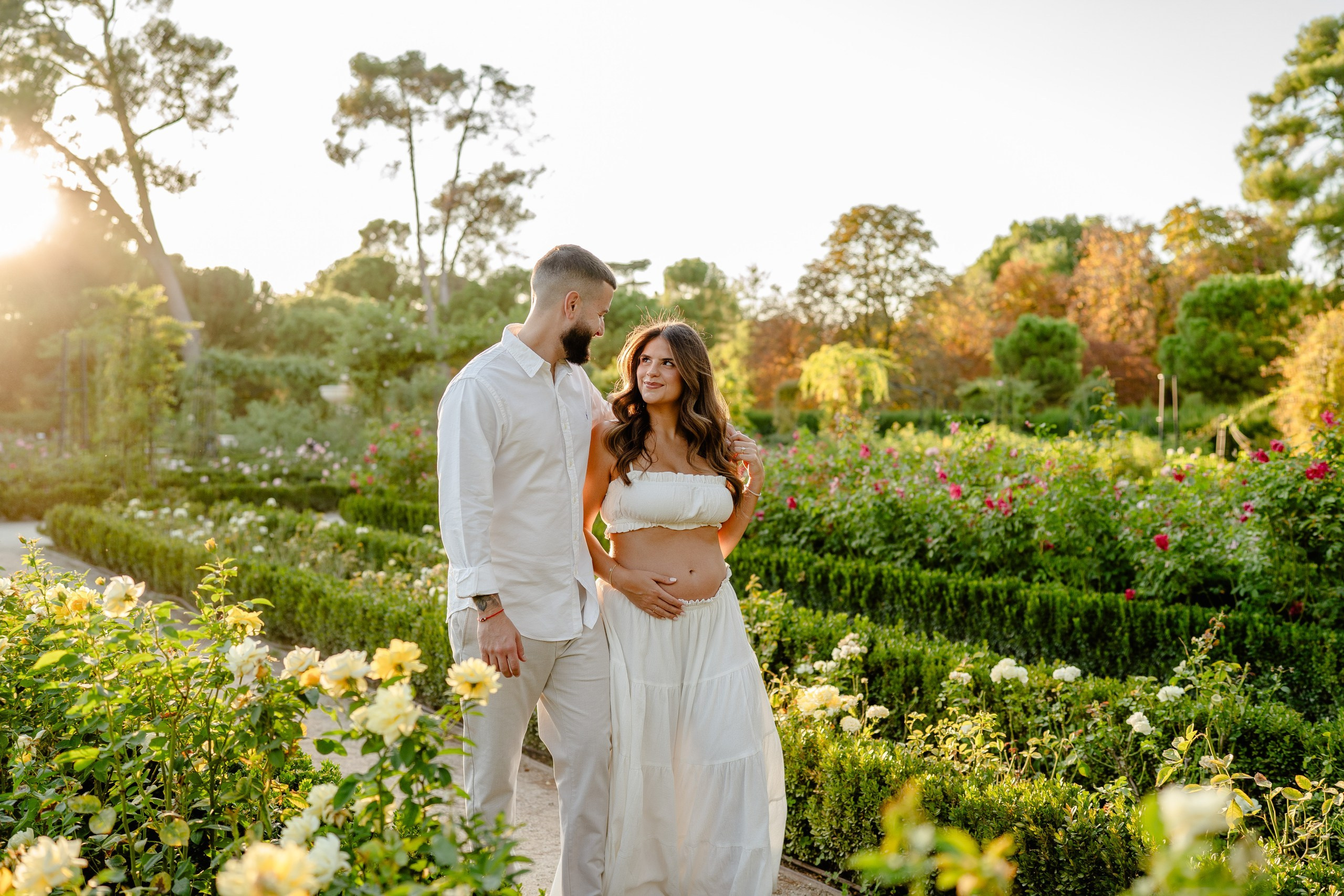 Maternity Photographer in Madrid | Retiro Park | Anya Petrova