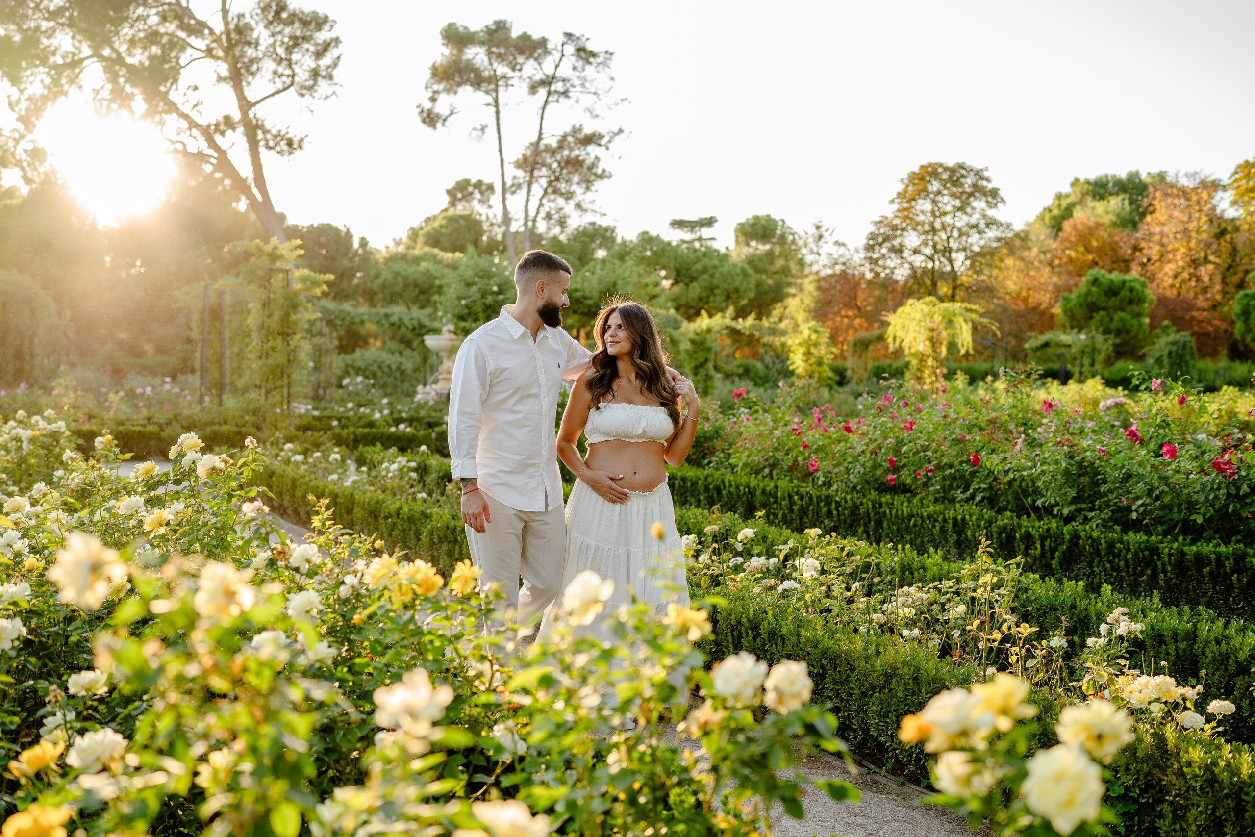 Maternity Photographer in Madrid | Retiro Park | Anya Petrova