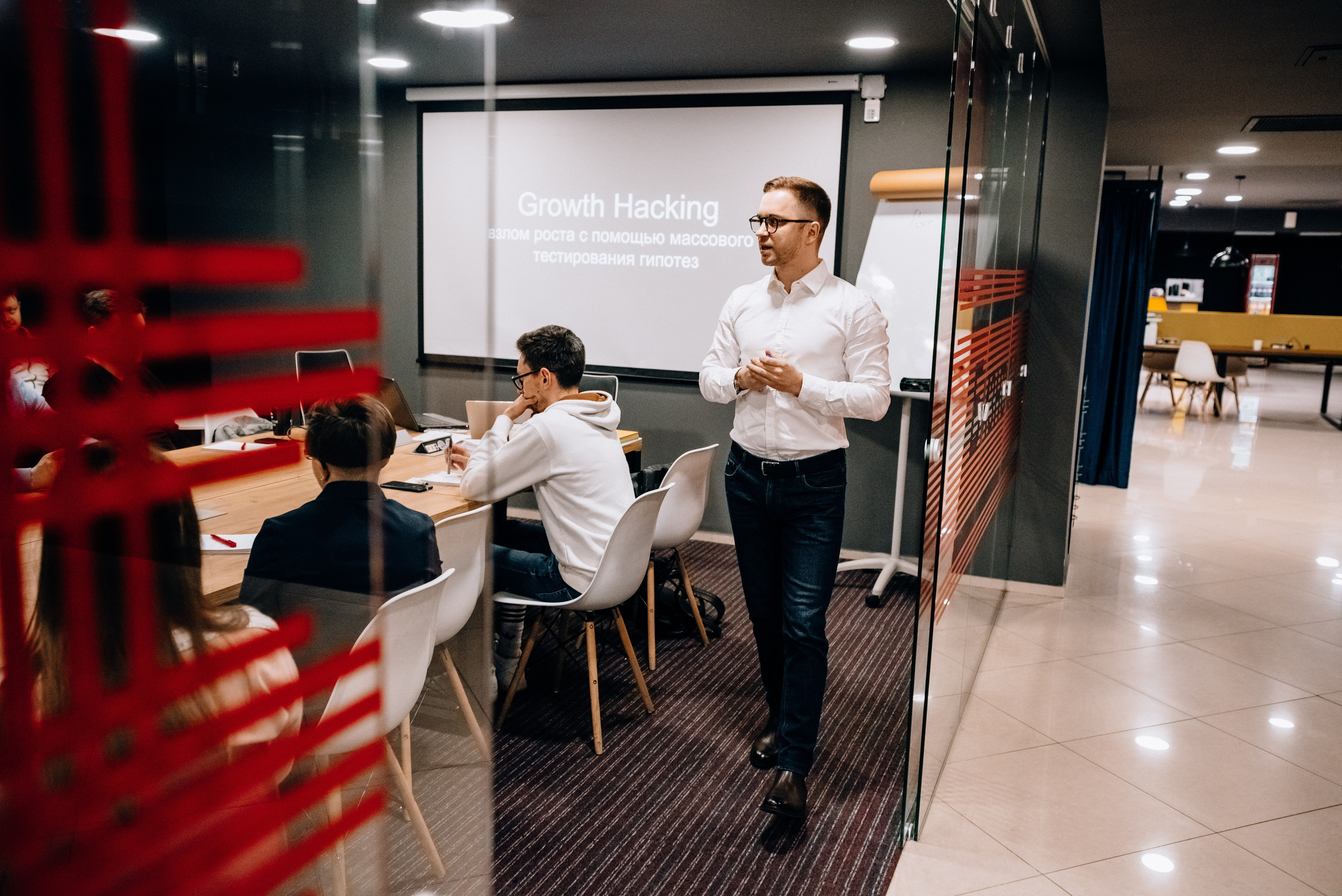 Business lecture. Destination Wedding photographer Italy, France, Germany, Spain, Poland Oleg Zaicev