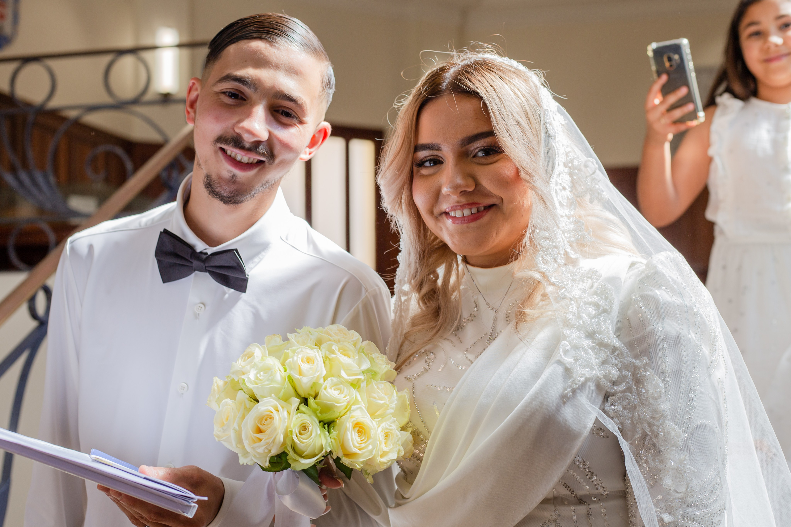 Yassine et Sahra. Studio photo « Partage ton bonheur » – Photographe famille près de Châtellerault, Poitiers et Tours