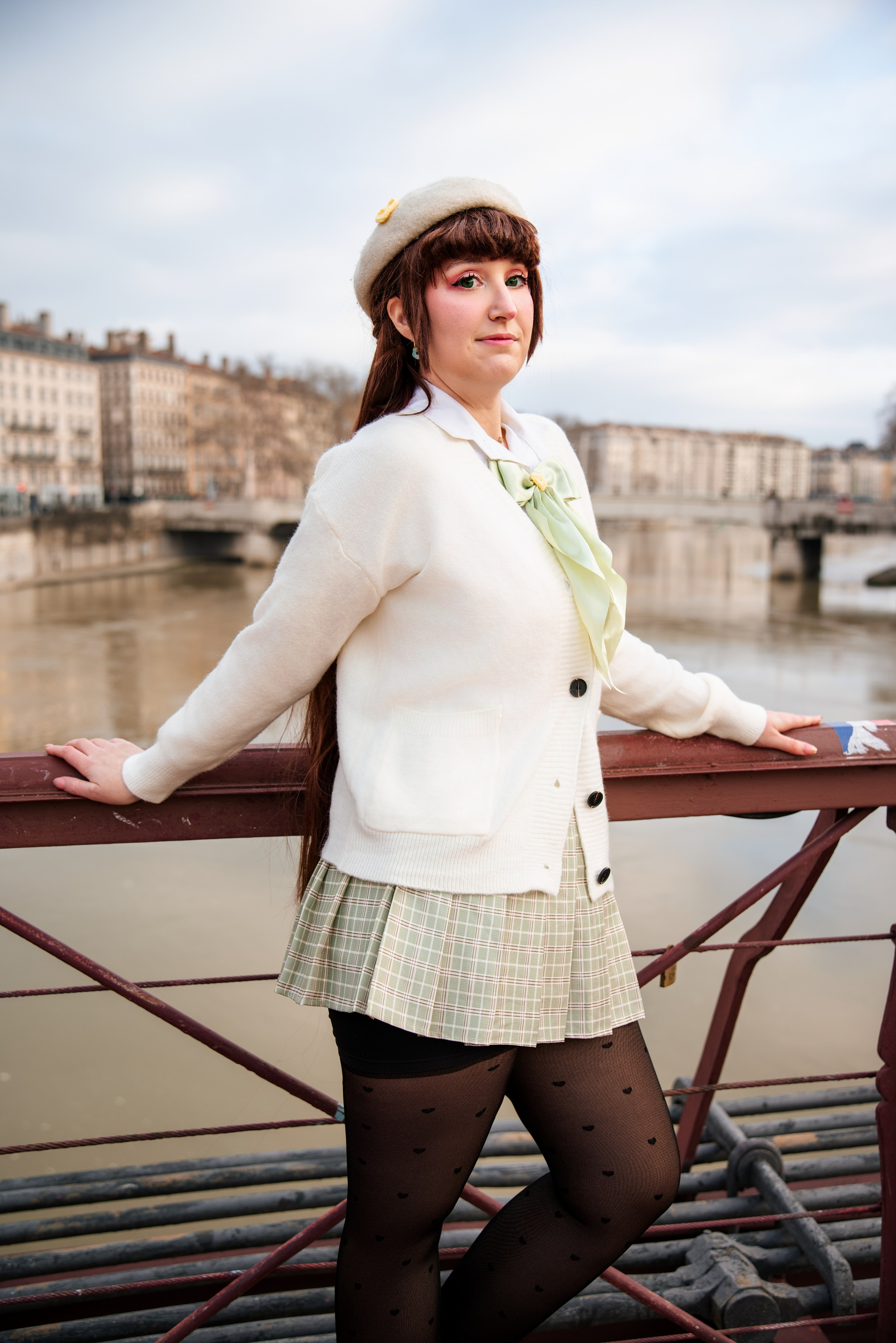 Shooting photo portrait au Pont de Lyon | Photographe à Lyon. Mekaranyu, Photographe de Villefontaine dans la région Auvergne-Rhône-Alpes