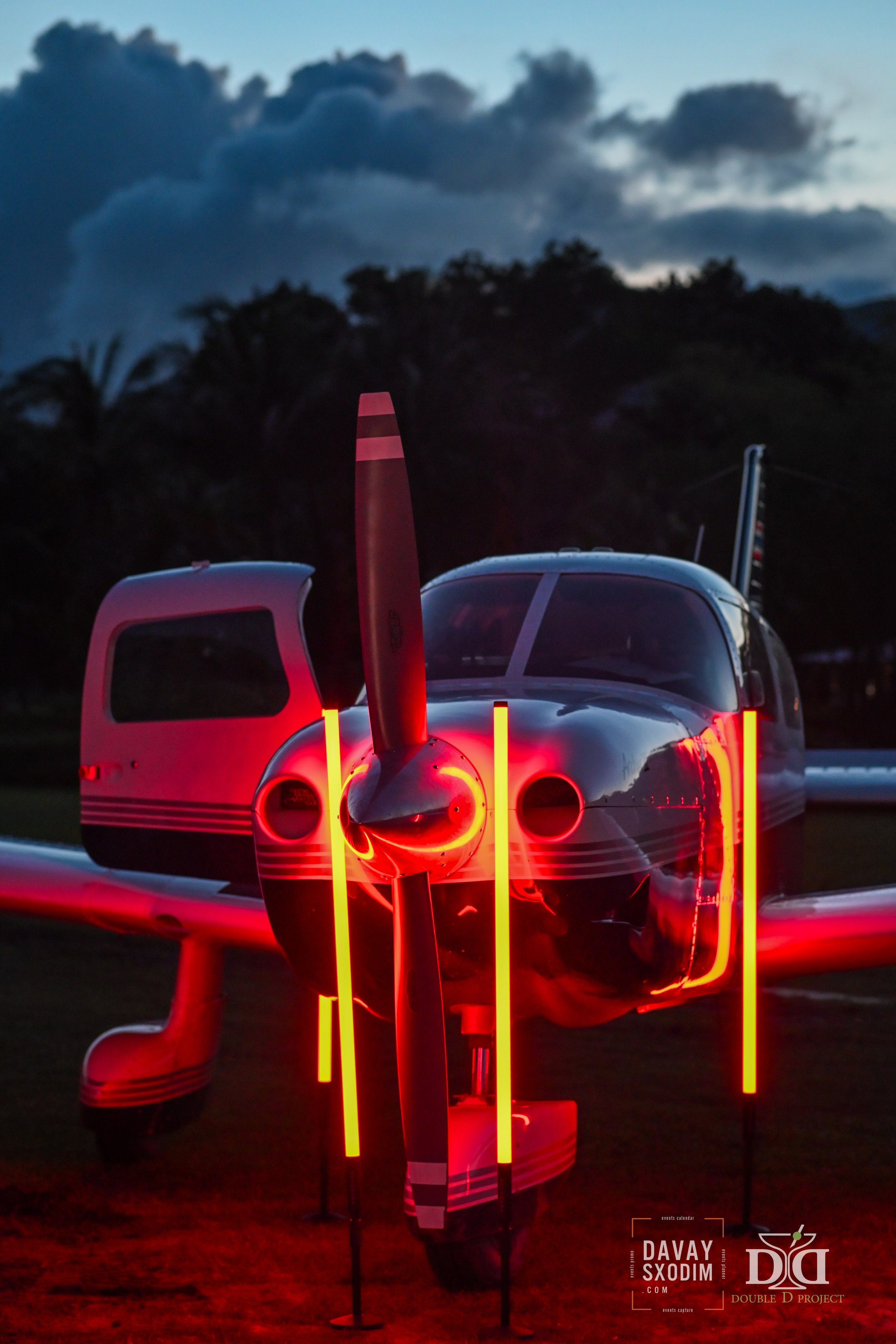 Вечеринка на аэродроме | Фоторепортаж | Афиша | DAVAYSXODIM.com PHUKET. АФИША|ФОТОРЕПОРТАЖИ|ИВЕНТЫ|ПХУКЕТ