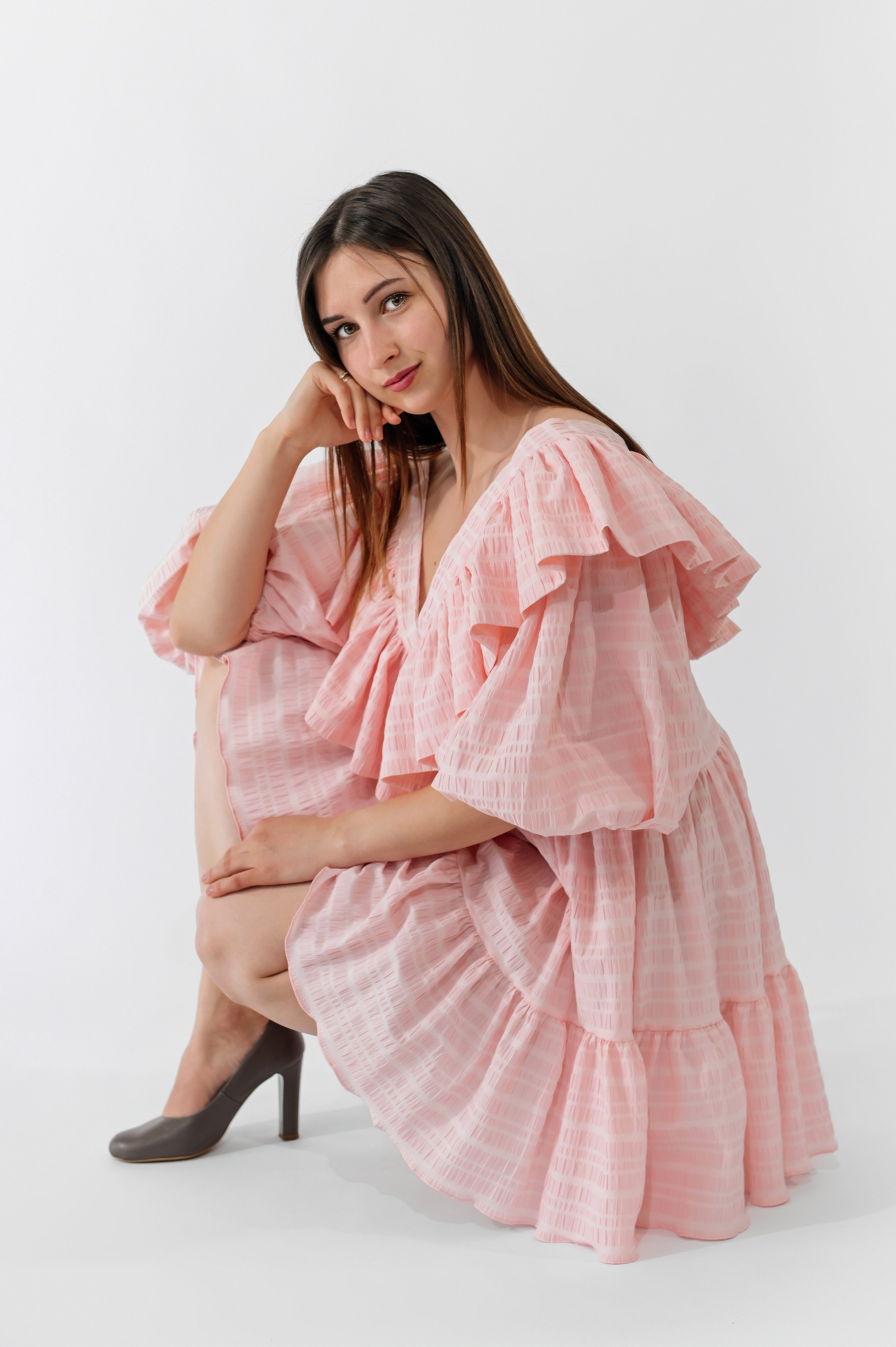 Rochie cu volane și mâneci bufante. Designer vestimentar: elaborarea, proiectarea și confectionare…