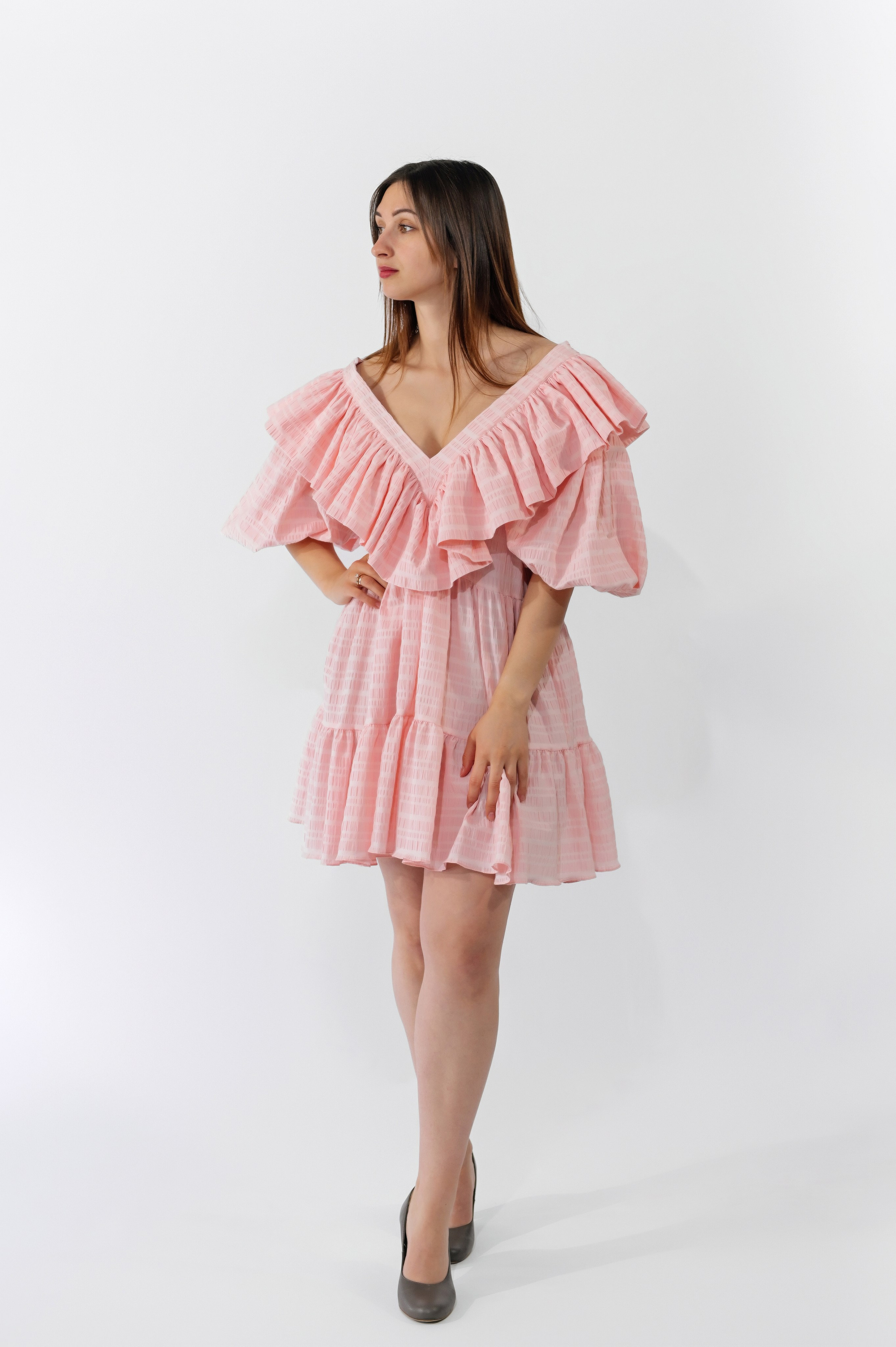 Rochie cu volane și mâneci bufante. Designer vestimentar: elaborarea, proiectarea și confectionare…