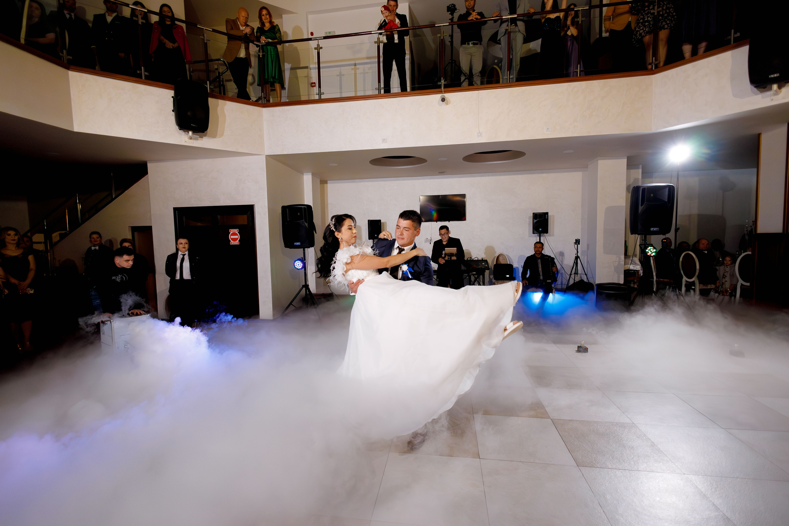 Loredana & Emilian – Ziua Nunții | Videografie - fotografie Botez Suceava, Iași, Botoșani. Servicii foto-video profesionale, pentru momente de neuitat