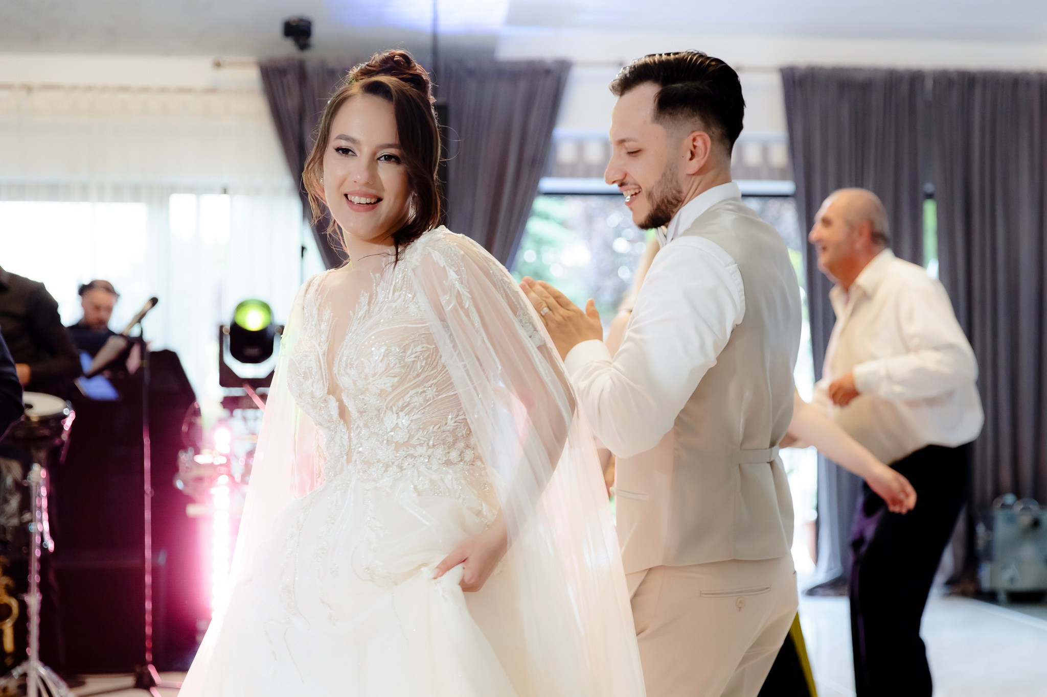 Ioana & Ionuț | Nuntă de poveste la Păstrăvăria Poiana din Mălini județul Suceava. Servicii foto-video profesionale, pentru momente de neuitat