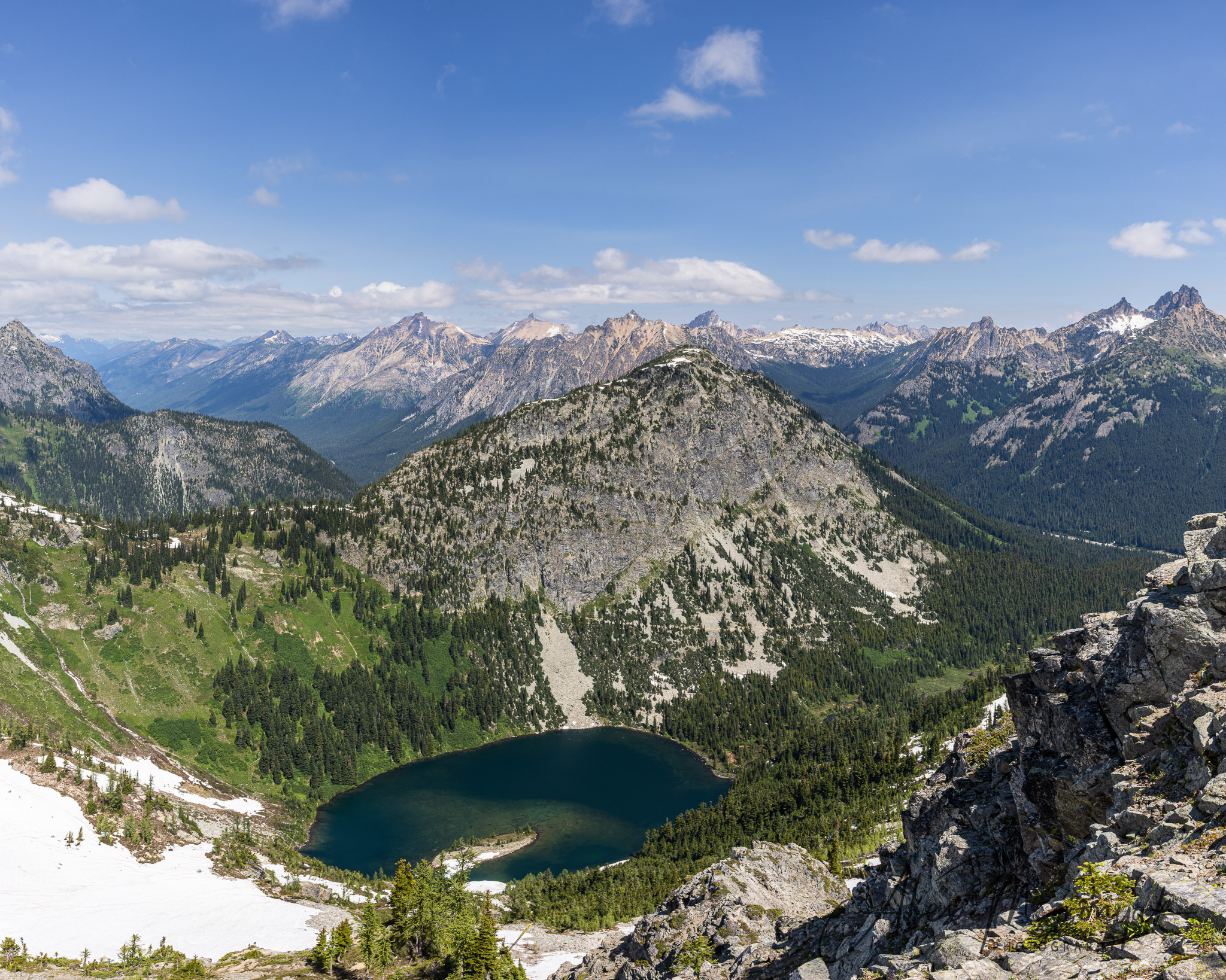 North Cascades Hiking Adventure Summer. Pet, Senior, Landscape, portrait studio, photographer in Miami and Sou