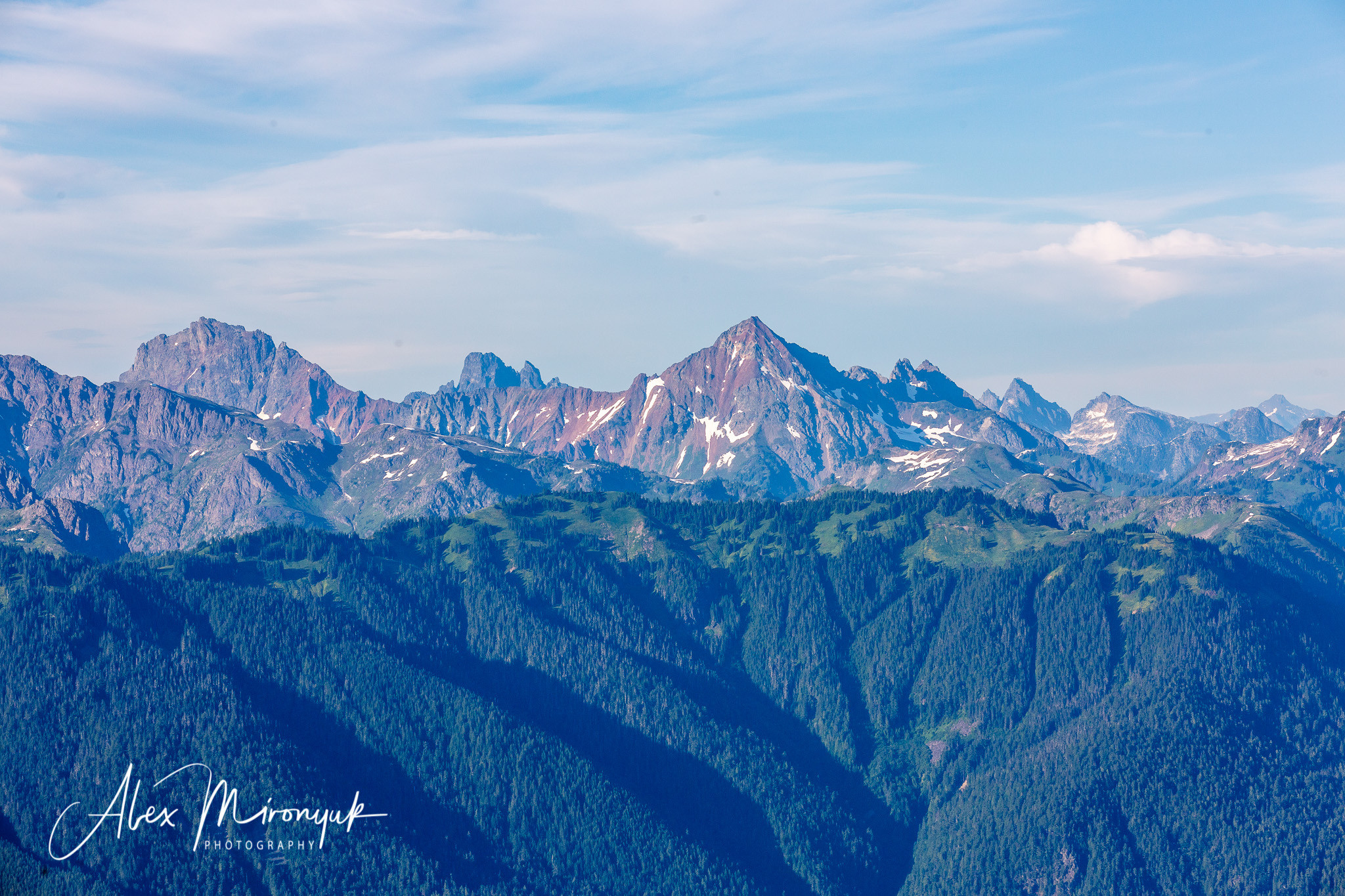 North Cascades Hiking Adventure Summer. Pet, Senior, Landscape, portrait studio, photographer in Miami and Sou