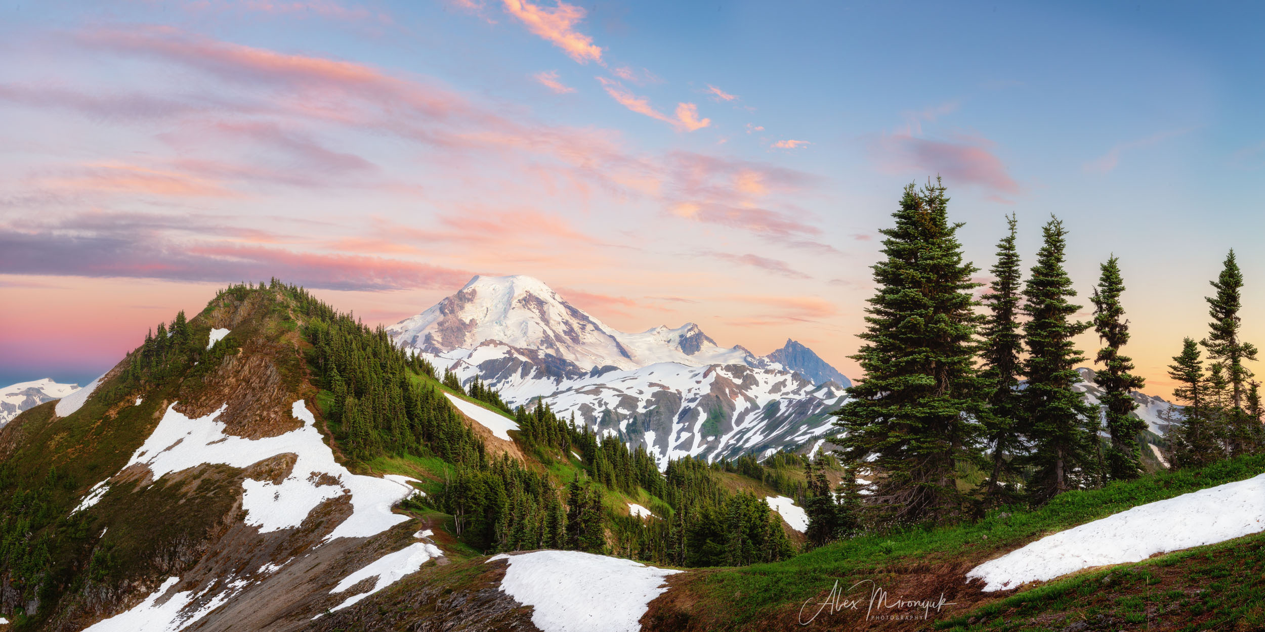 North Cascades Hiking Adventure Summer. Pet, Senior, Landscape, portrait studio, photographer in Miami and Sou