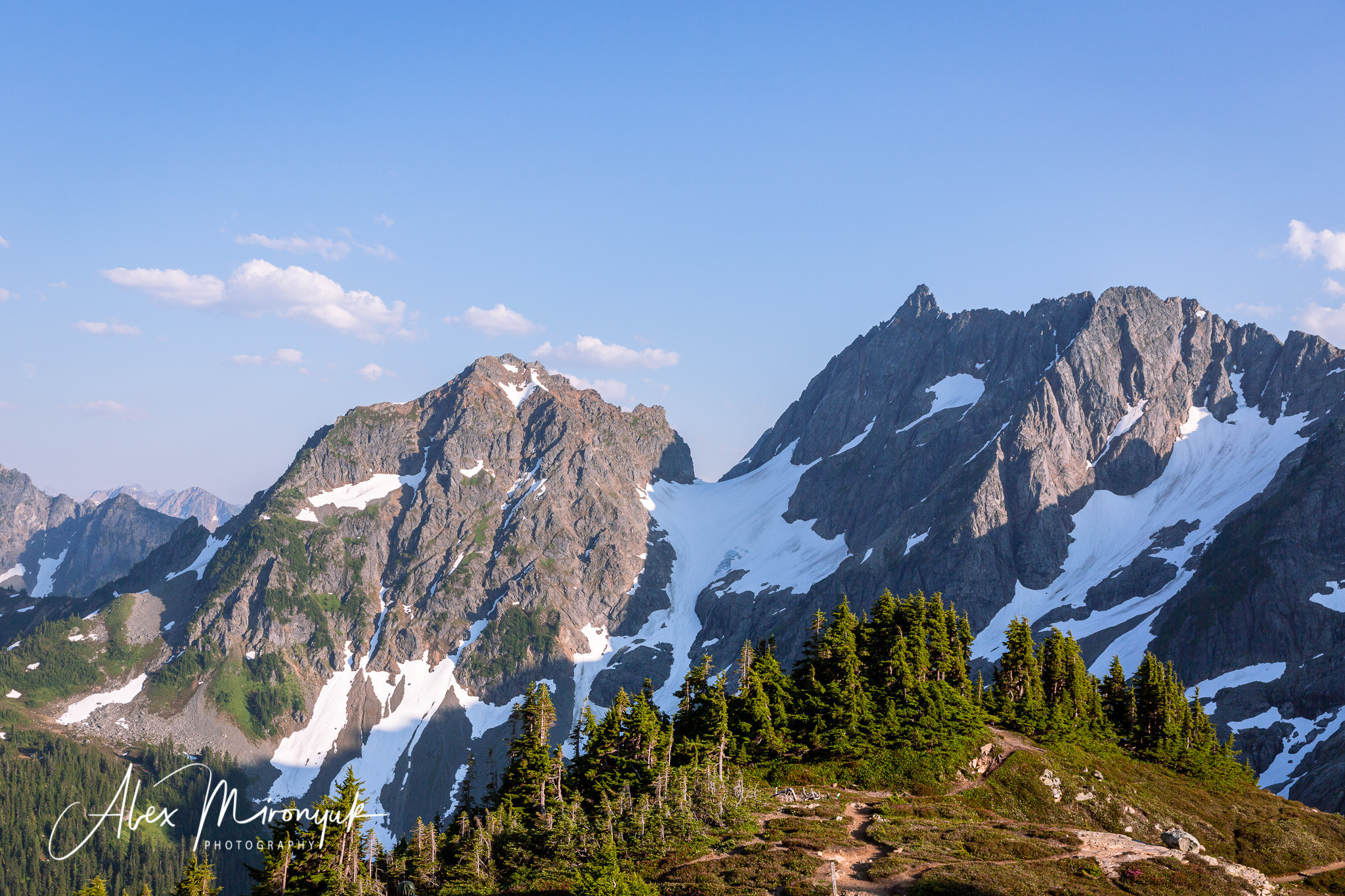 North Cascades Hiking Adventure Summer. Pet, Senior, Landscape, portrait studio, photographer in Miami and Sou