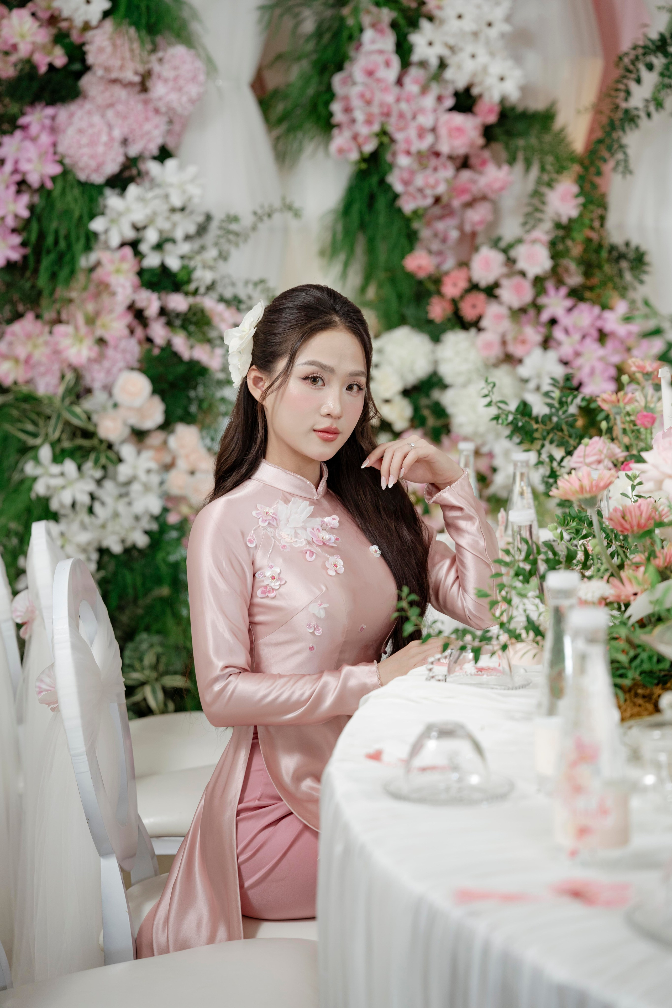 LINH & HUYEN. WEDDING PHOTOGRAPHER IN VIETNAM